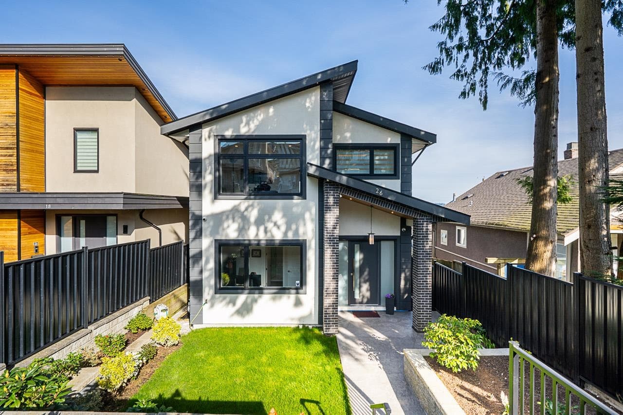 26 Holdom Avenue, Burnaby, V5B 3T7 — photo 1