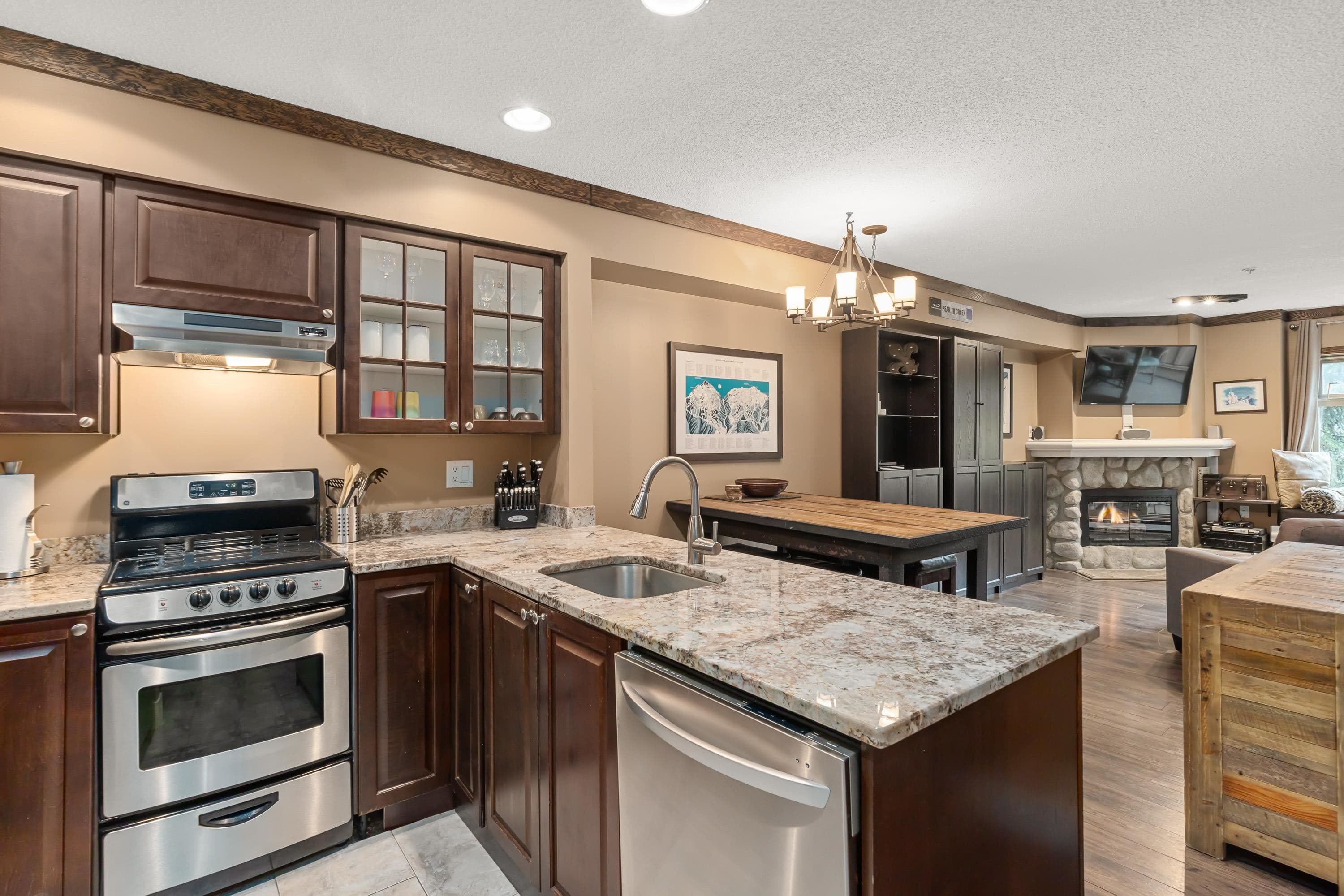 207 - 2050 Lake Placid Road, Whistler, V8E 0A8 — photo 3