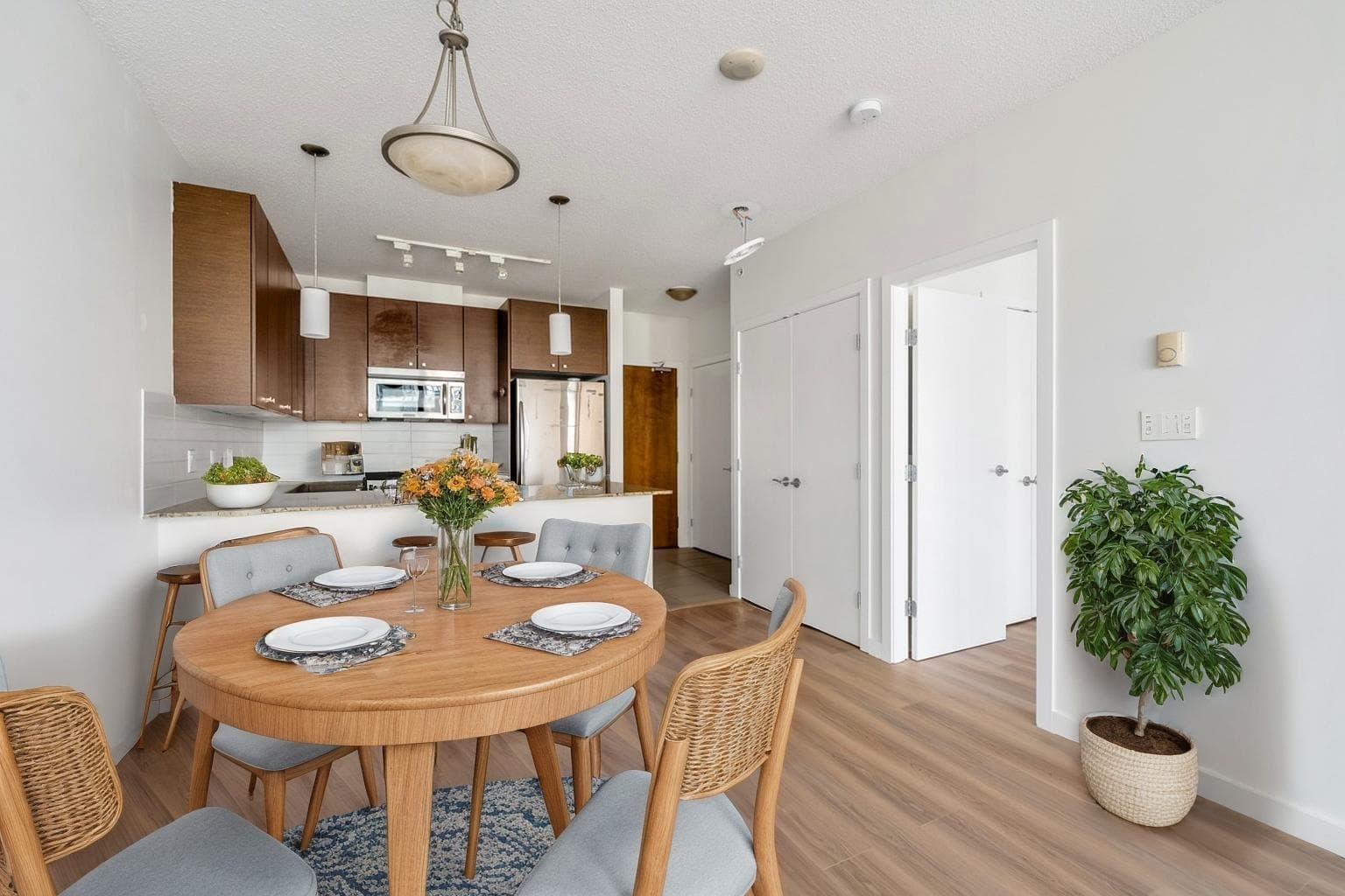 305 - 7360 Elmbridge Way, Richmond, V6X 0A5 — photo 2