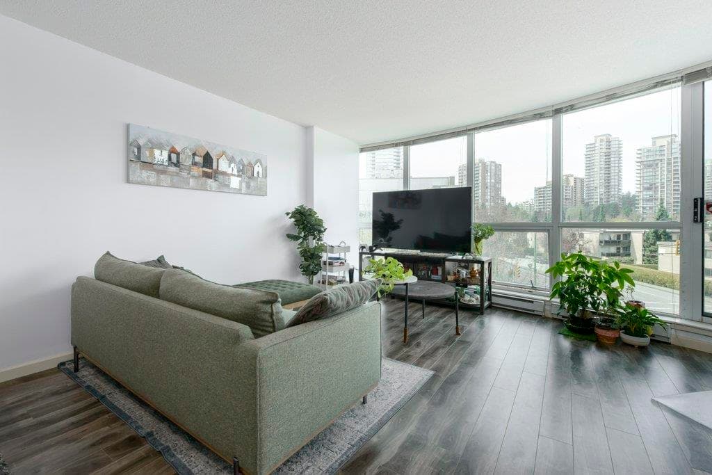 303 - 6088 Willingdon Avenue, Burnaby, V5H 4V2 — photo 2