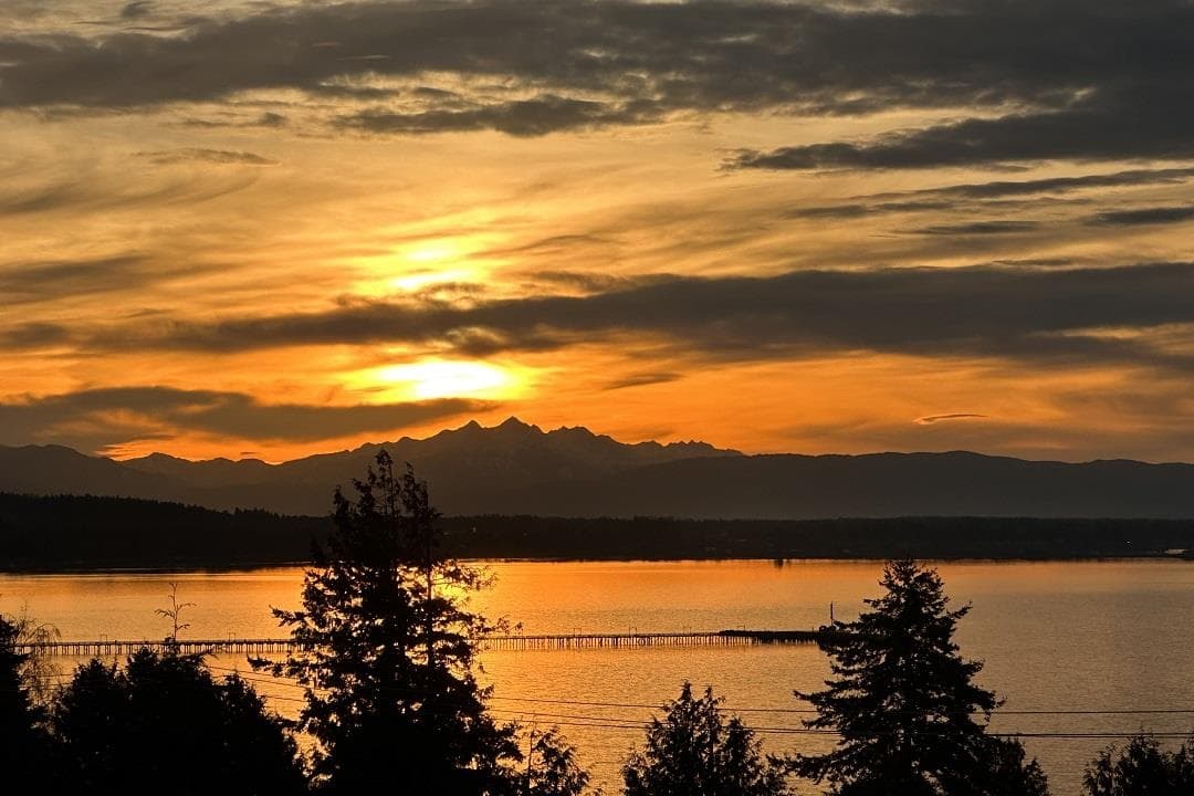 14213 Marine Drive, White Rock, V4B 1A9 — photo 2