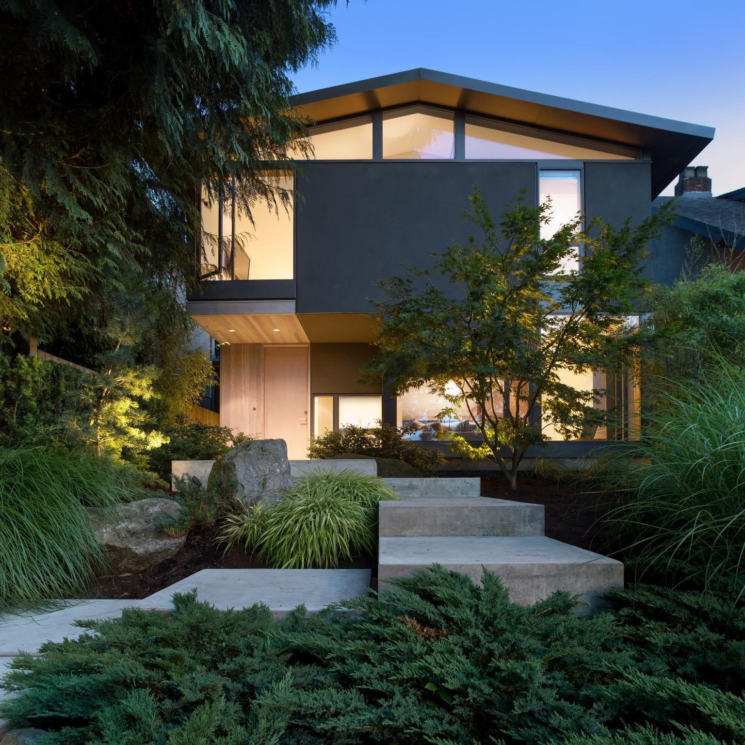 635 E Keith Road, North Vancouver, V7L 1W4 — photo 2