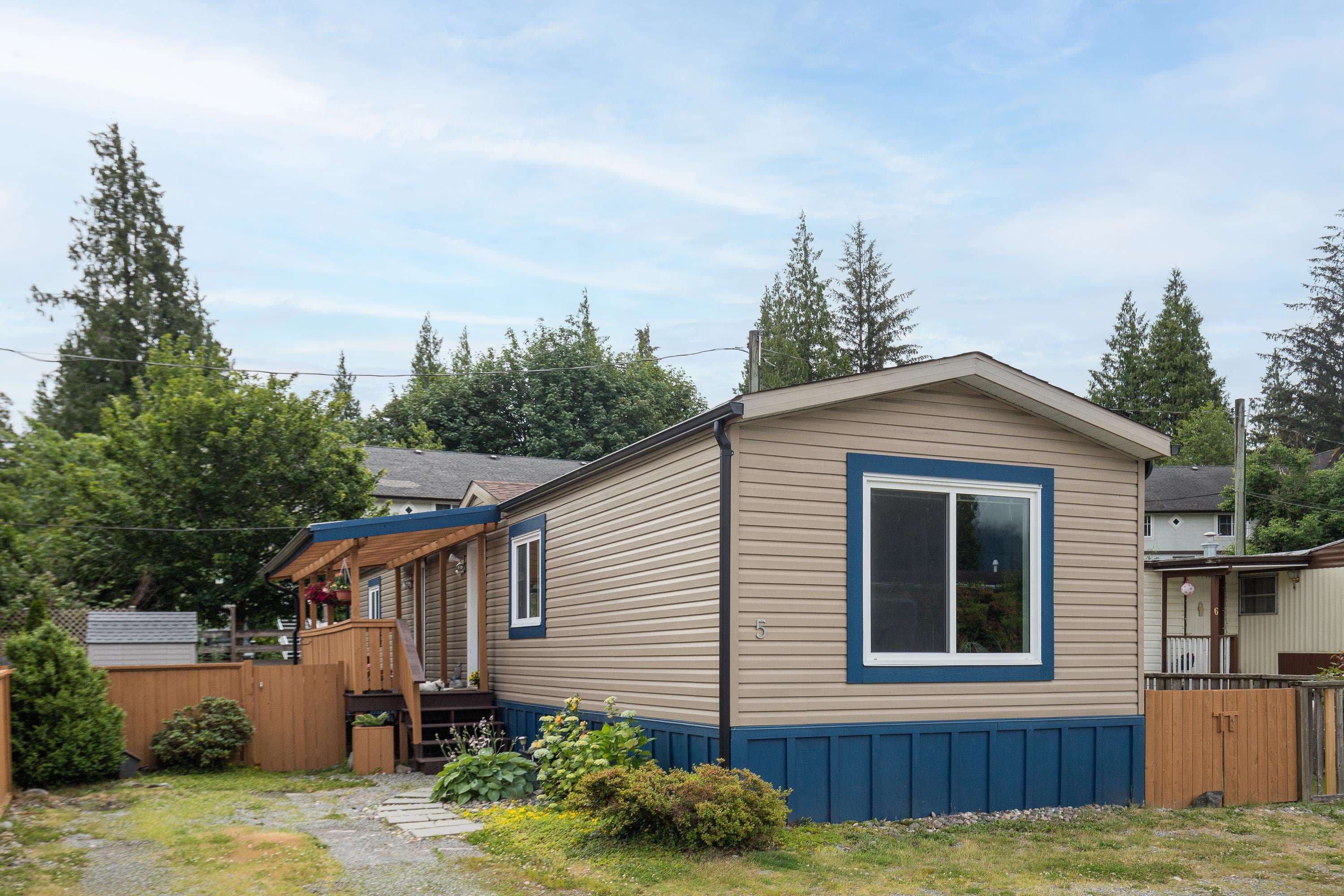 5 - 40022 Government Road, Squamish