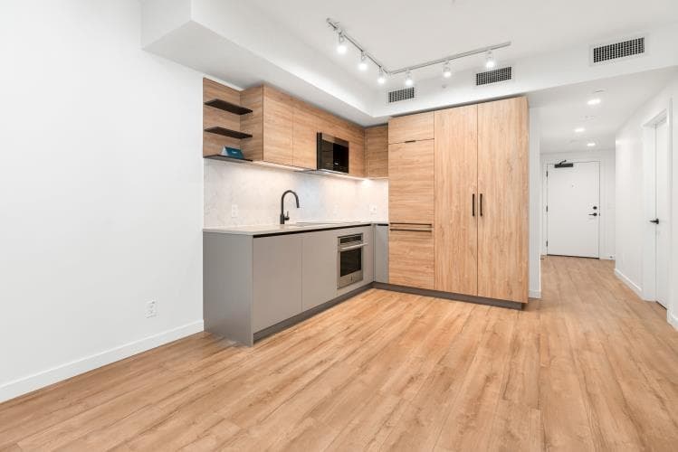 3803 - 10448 University Drive, Surrey, V3T 0K1 — photo 3