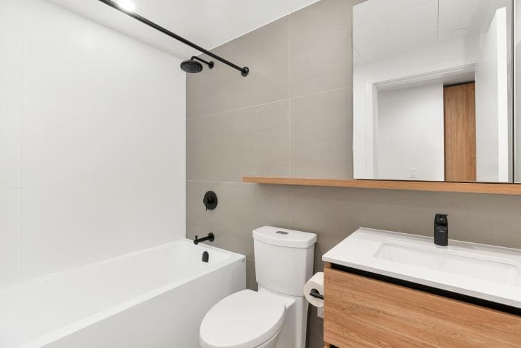 3803 - 10448 University Drive, Surrey, V3T 0K1 — photo 5