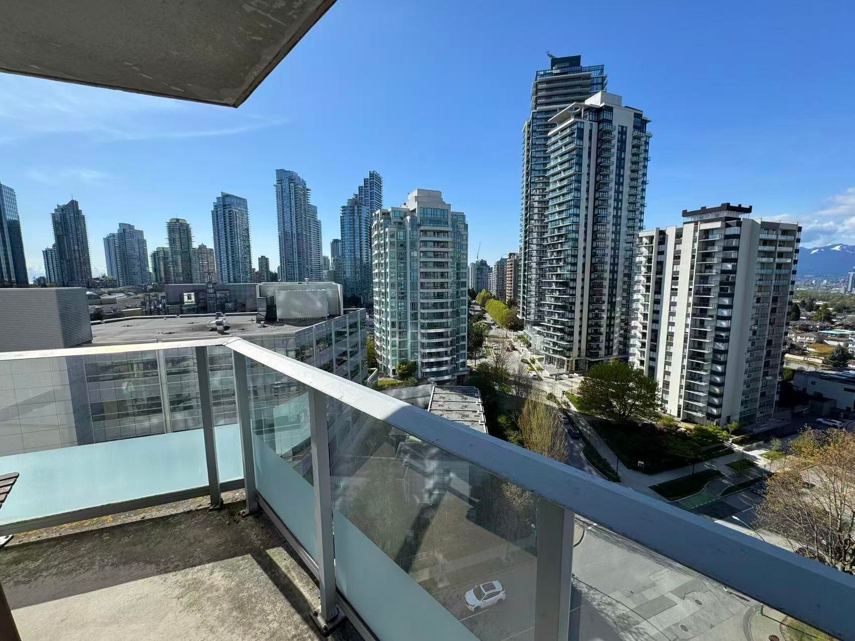 1202 - 4808 Hazel Street, Burnaby, V5H 0A2 — photo 1
