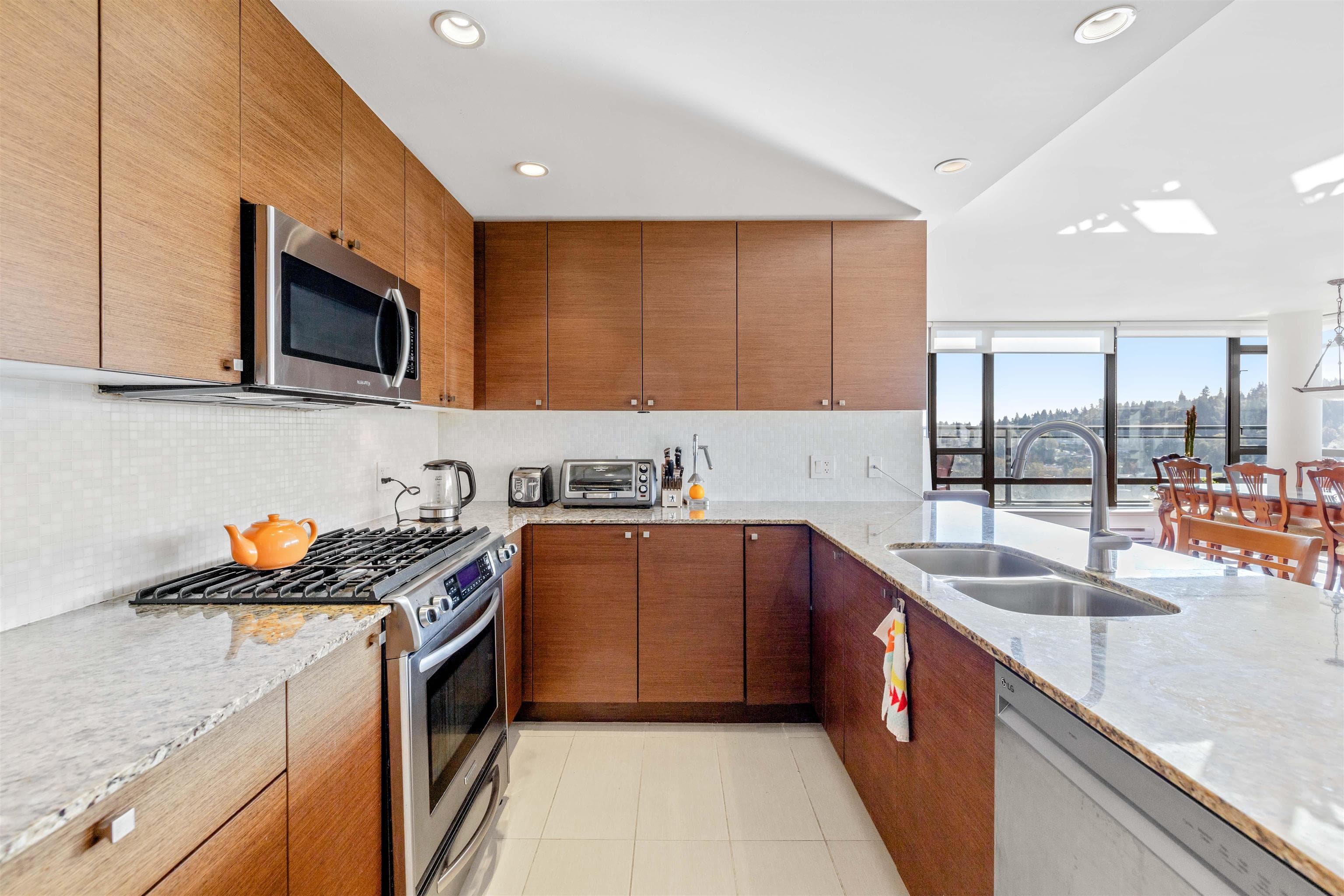 2602 - 400 Capilano Road, Port Moody, V3H 0E1 — photo 5
