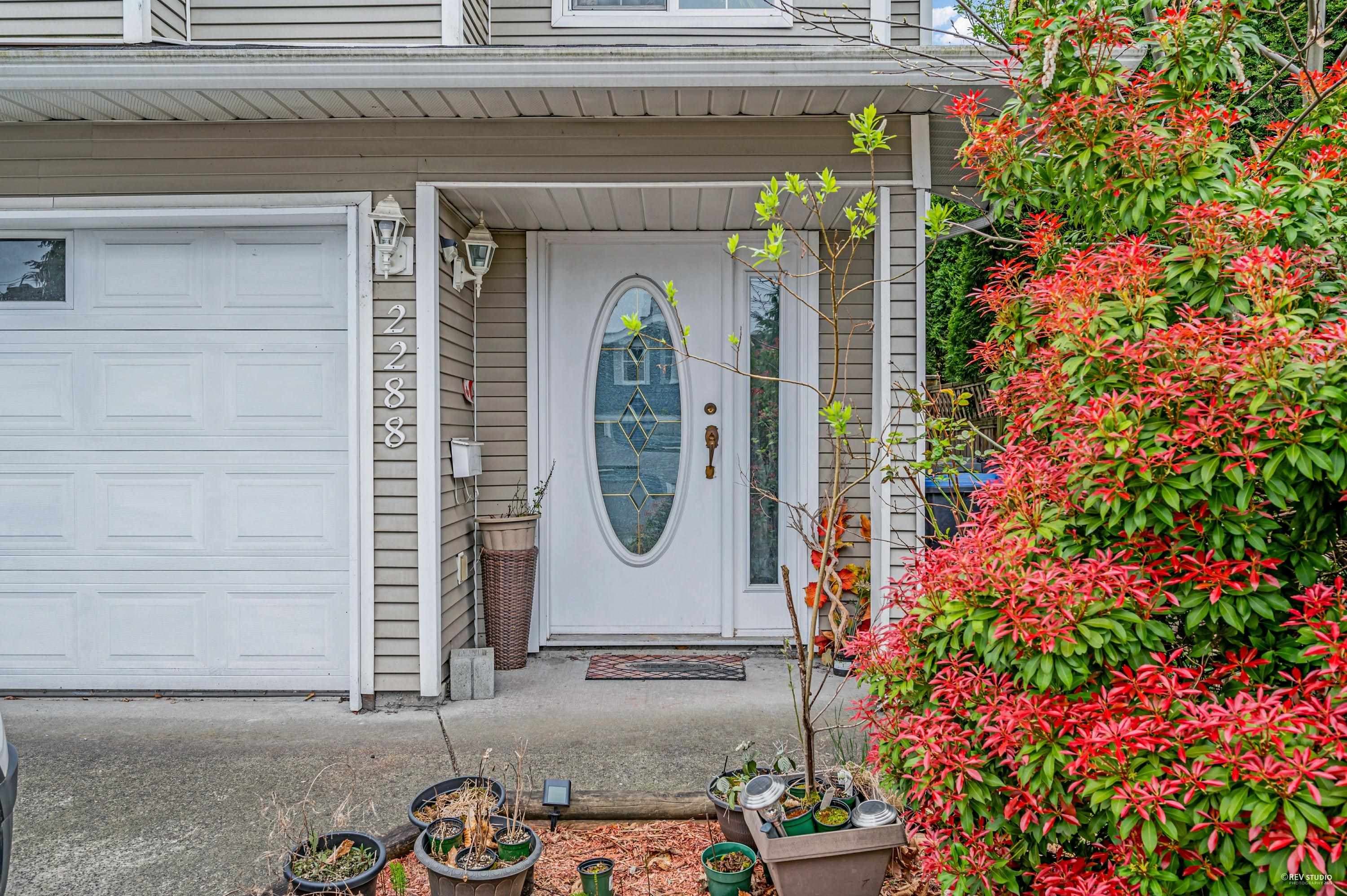2288 Irvine Avenue, Port Coquitlam, V3C 3H2 — photo 3