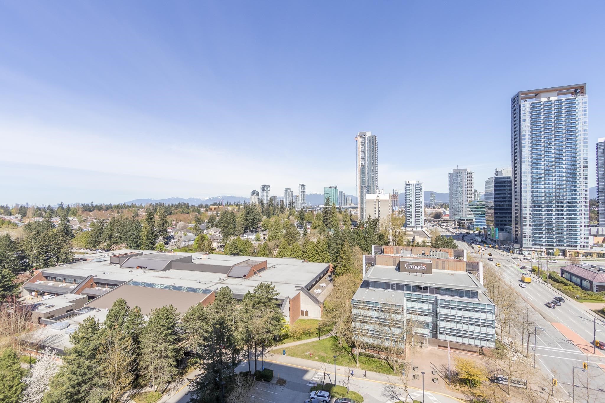 1505 - 9675 King George Boulevard, Surrey, V3A 2L7 — photo 4