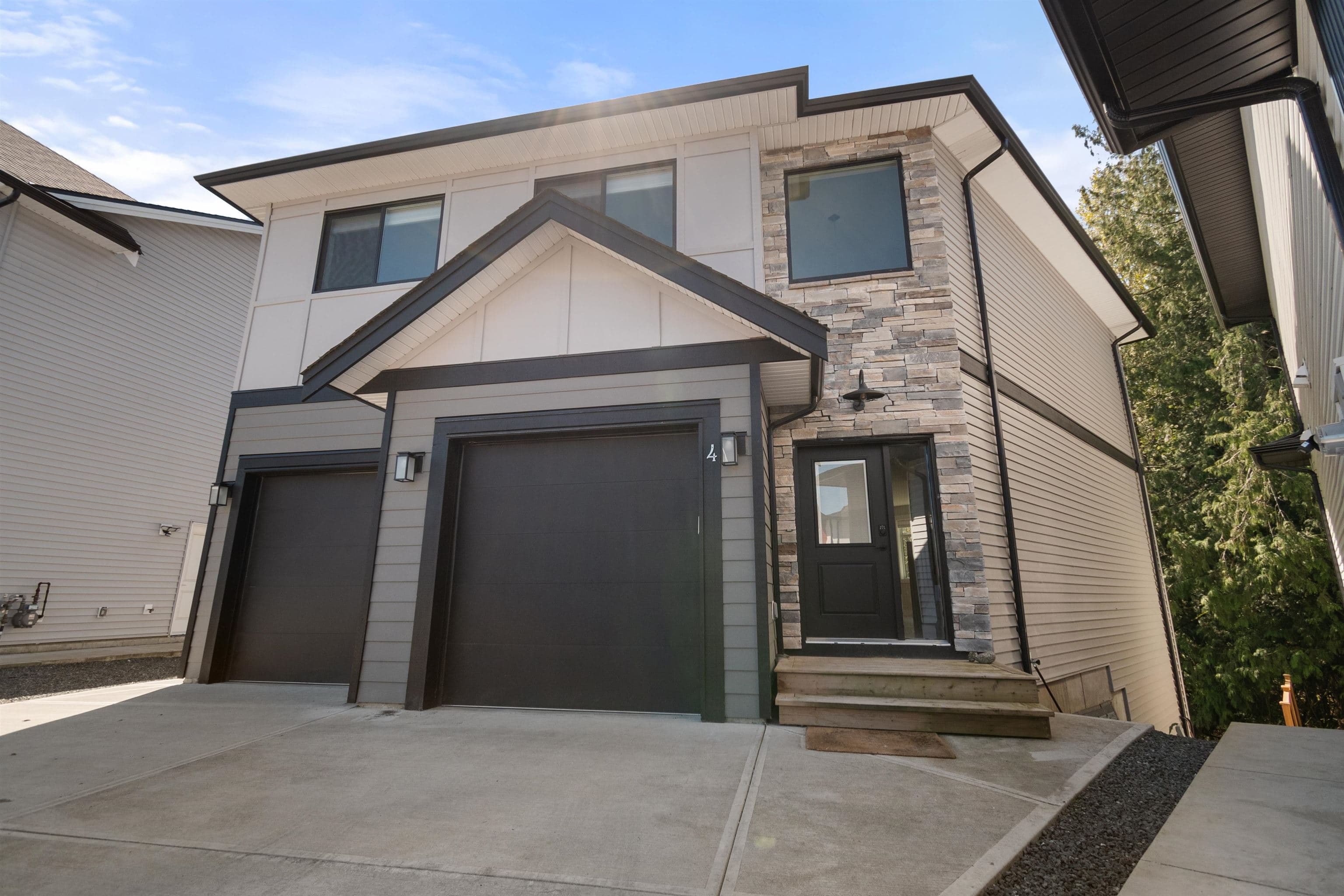4 - 46379 Uplands Road, Chilliwack, V2R 4W1 — photo 1