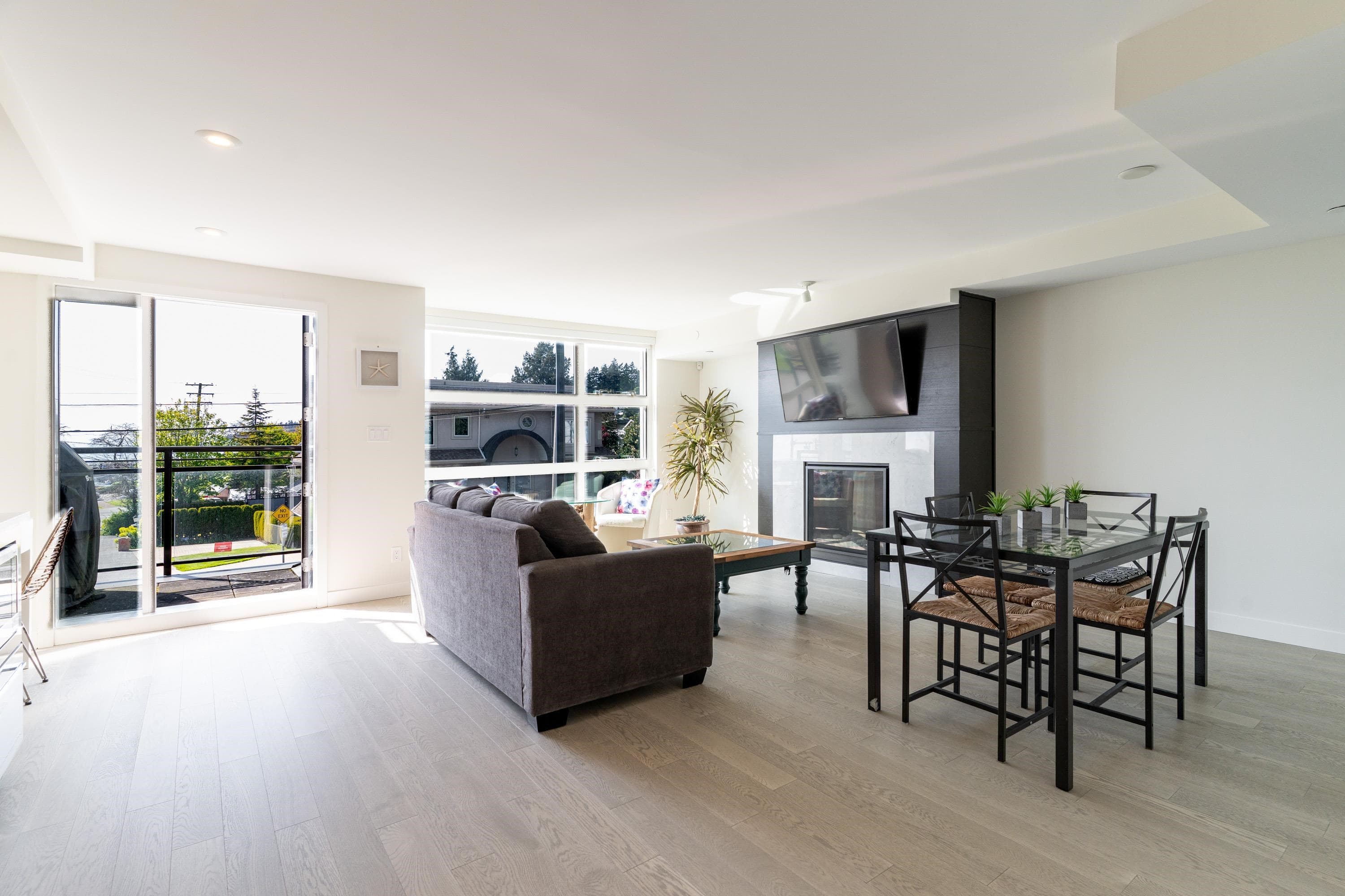 203 - 1160 Oxford Street, White Rock, V4B 0B3 — photo 3