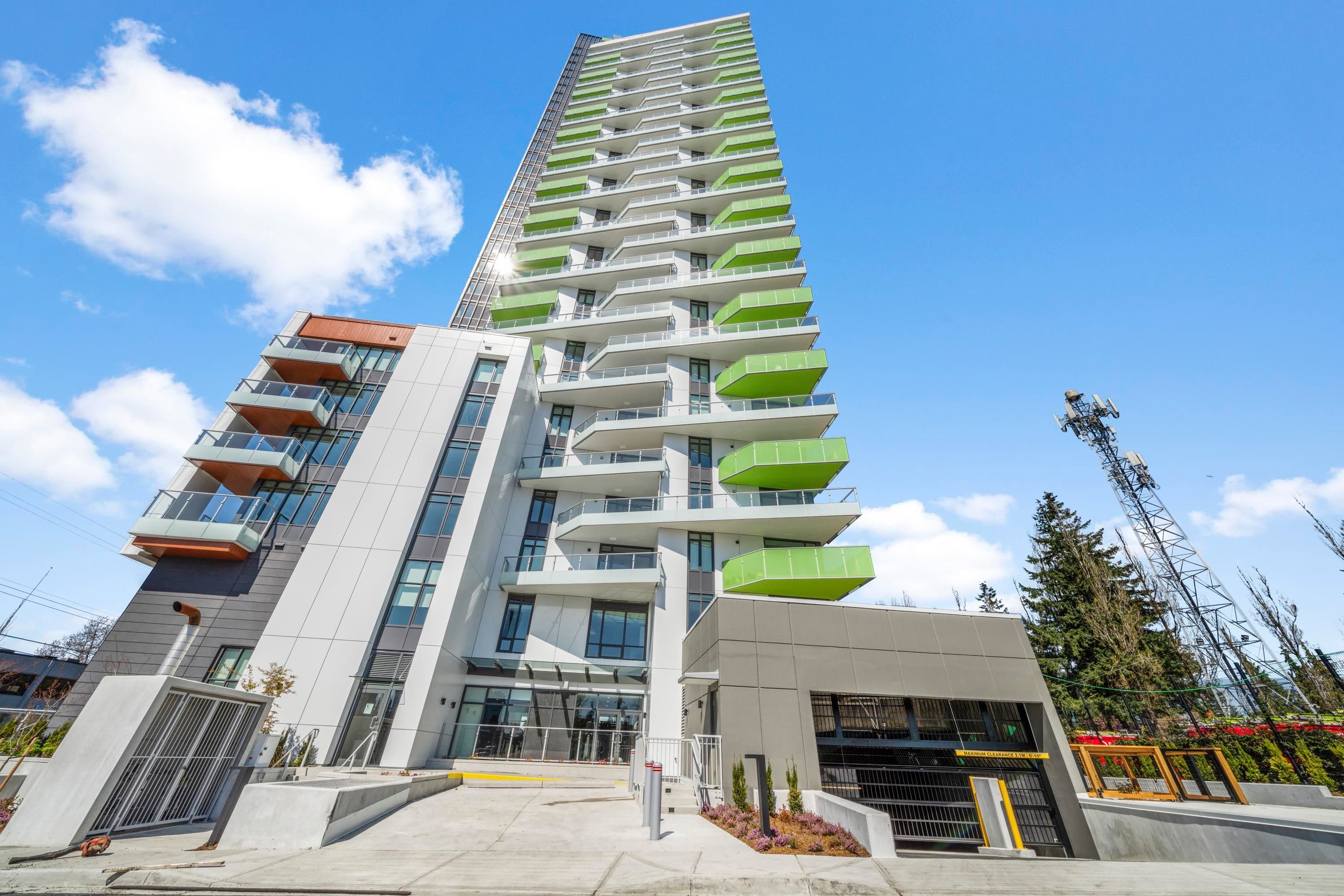 506 - 10428 Whalley Boulevard, Surrey, V3T 0W2 — photo 1