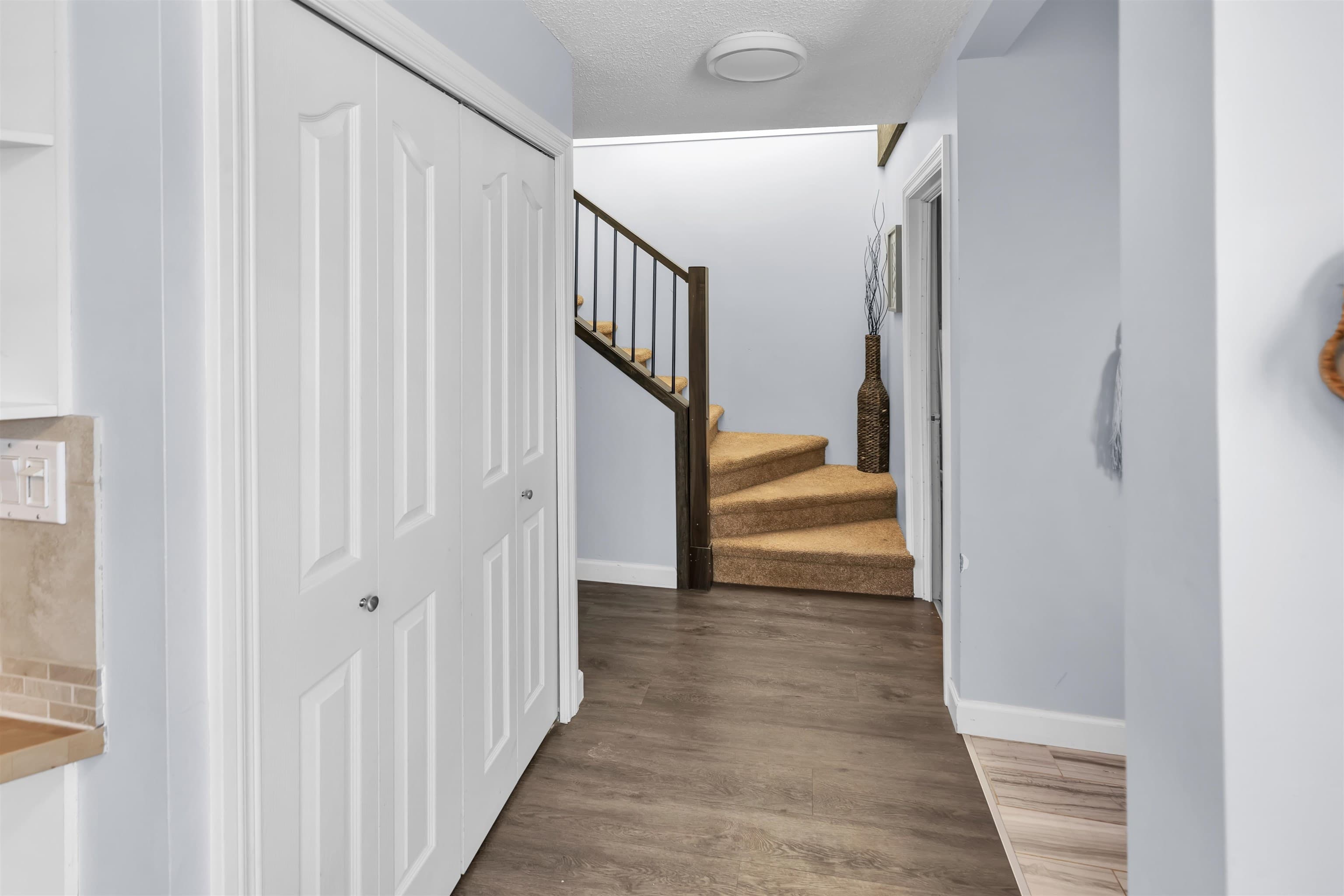 20 - 46689 First Avenue, Chilliwack, V2P 1X5 — photo 3