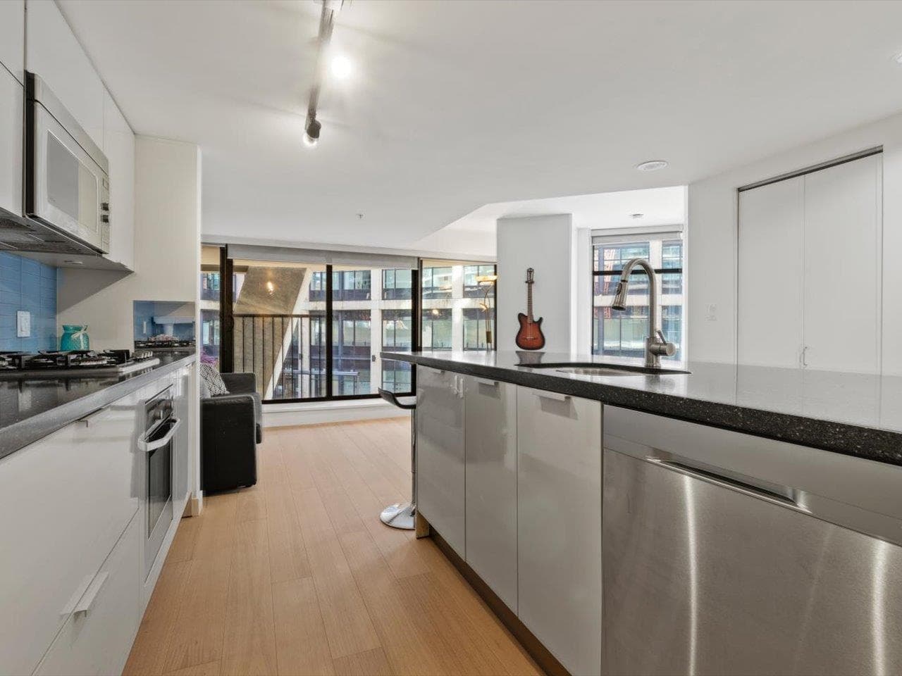 606 - 128 W Cordova Street, Vancouver, V6B 0E6 — photo 3