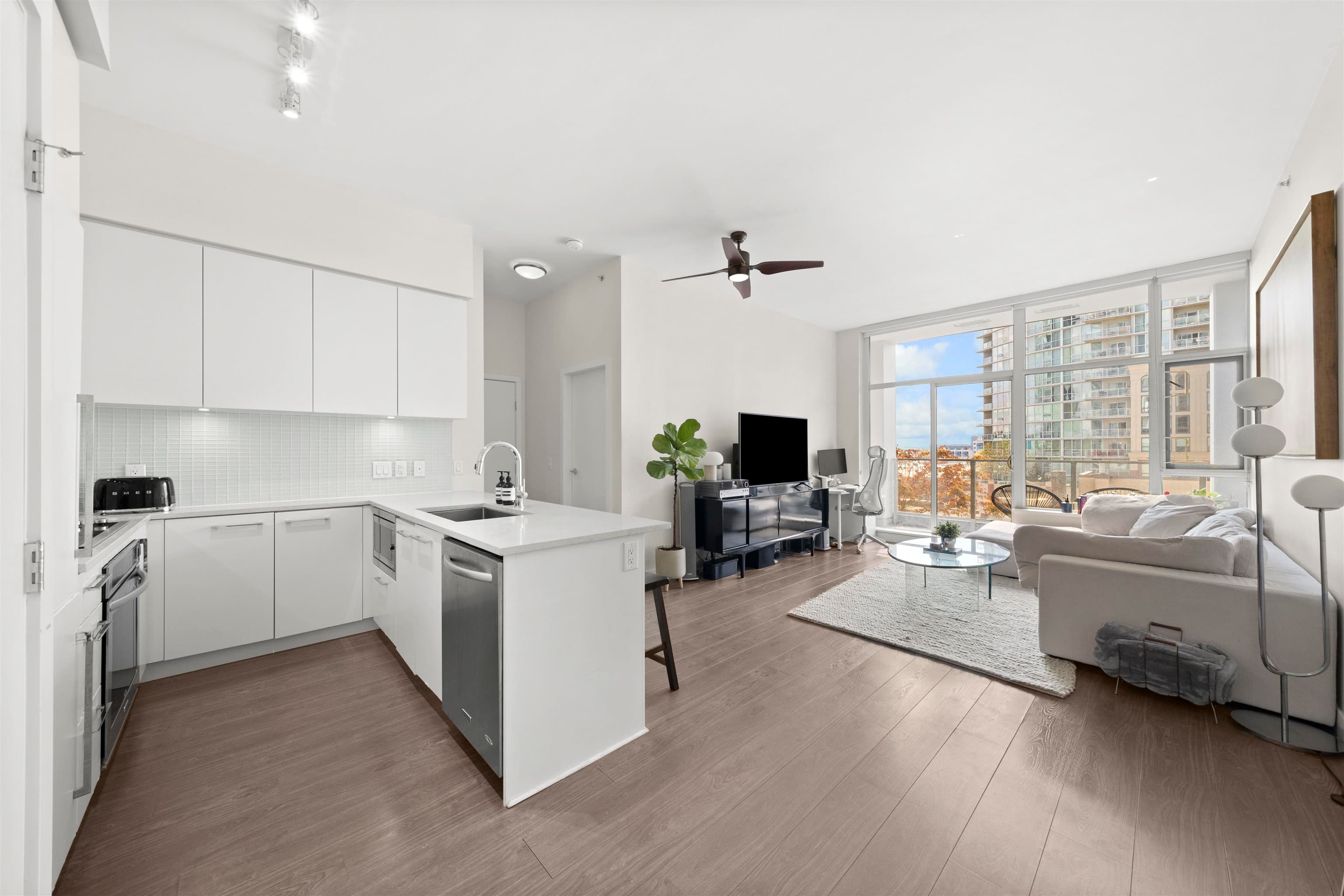 601 - 668 Columbia Street, New Westminster, V3M 1A9 — photo 2
