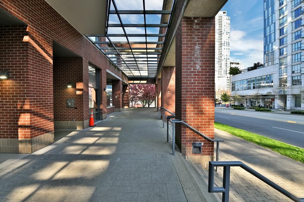 1206 - 13399 104 Avenue, Surrey, V3T 0C1 — photo 2