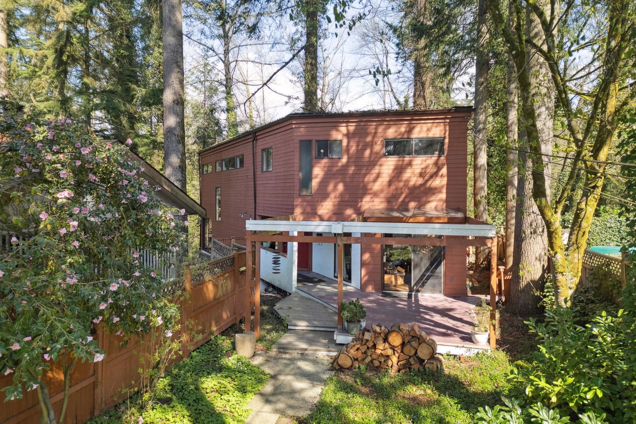2240 Windridge Drive, North Vancouver