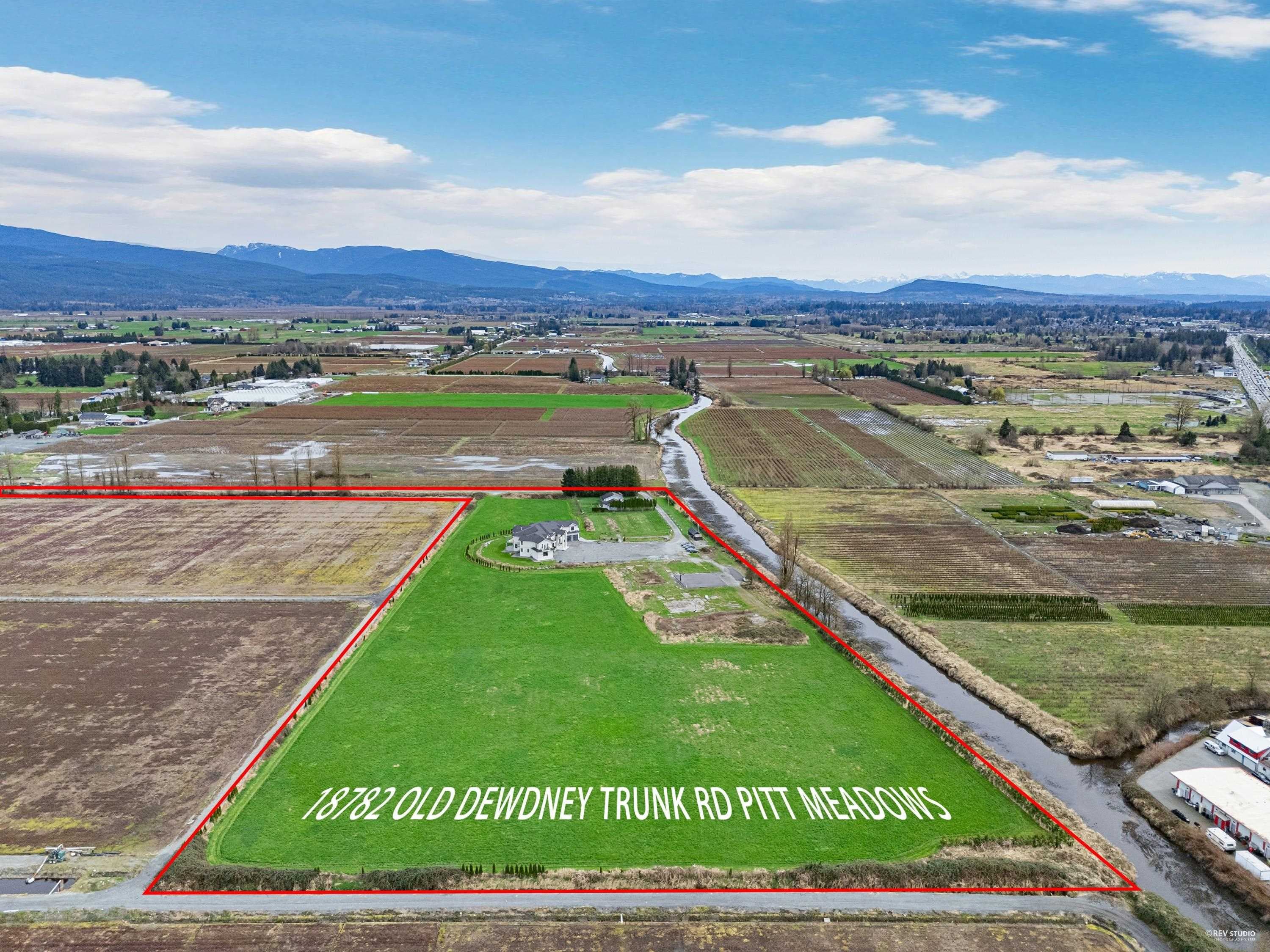 18782 Old Dewdney Trunk Road, Pitt Meadows, V3Y 2R9 — photo 2