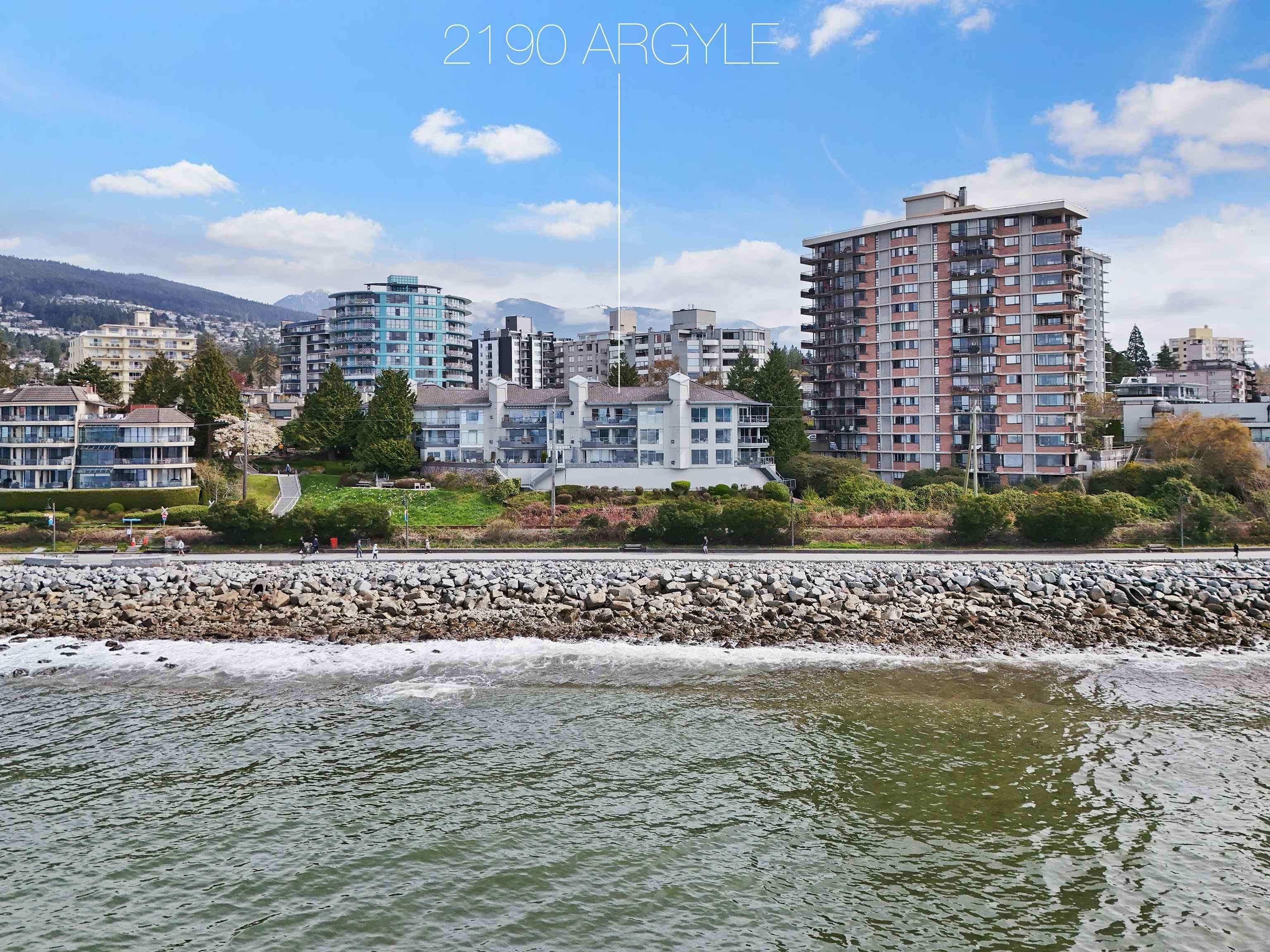 303 - 2190 Argyle Avenue, West Vancouver, V7V 1A4 — photo 3