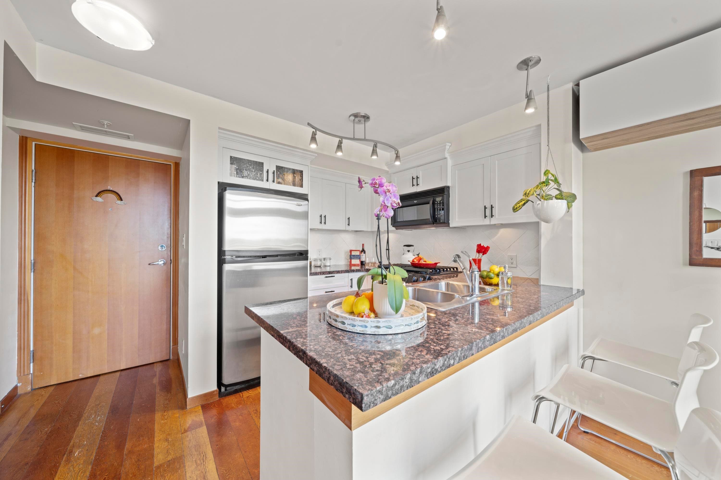 508 - 10 Renaissance Square, New Westminster, V3M 7B1 — photo 5