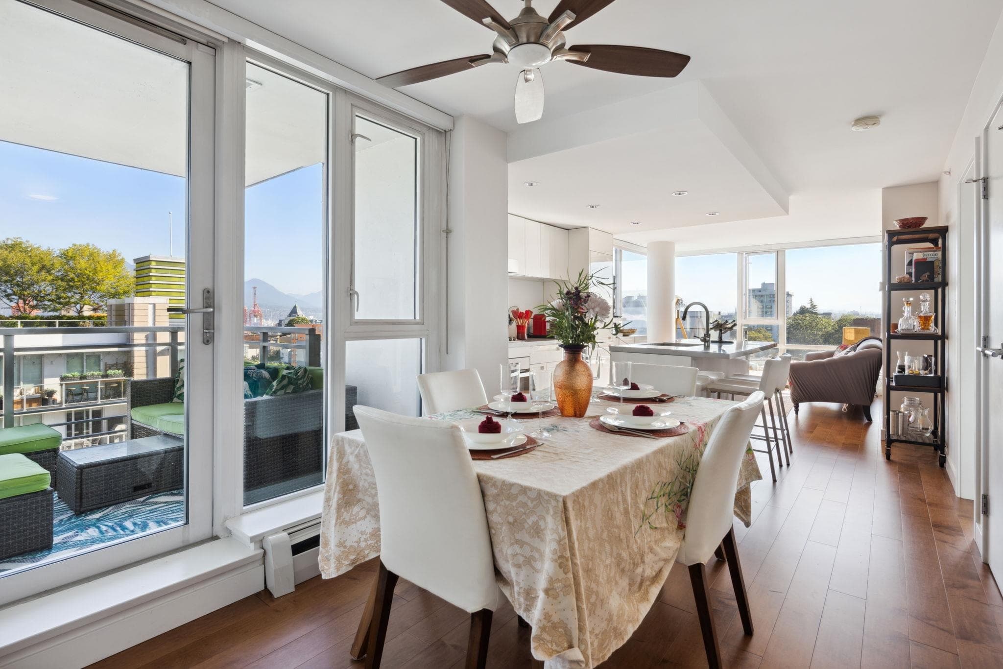 1507 - 188 Keefer Street, Vancouver, V6A 0E3 — photo 3