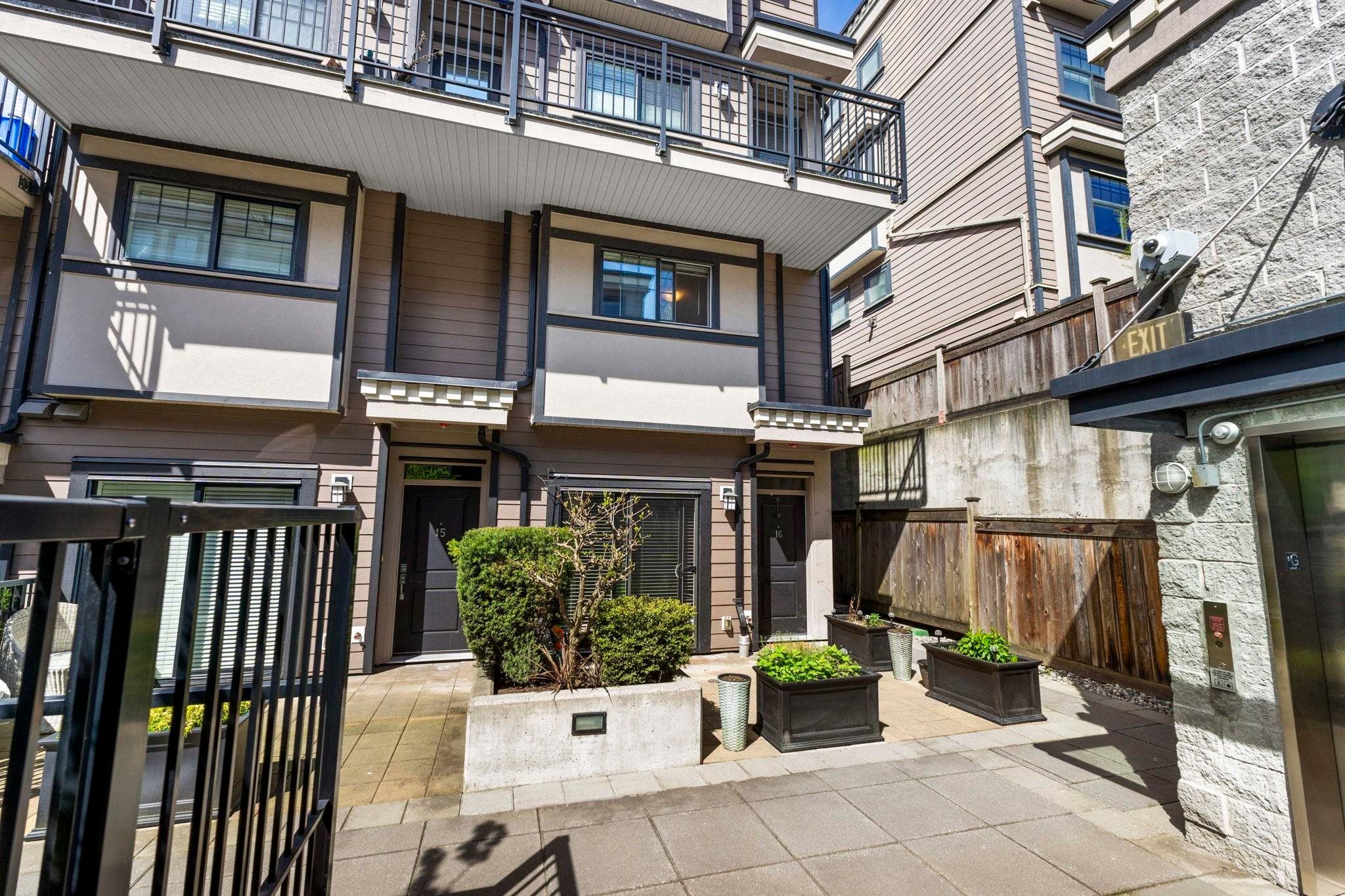 16 - 838 Royal Avenue, New Westminster, V3M 1J9 — photo 2