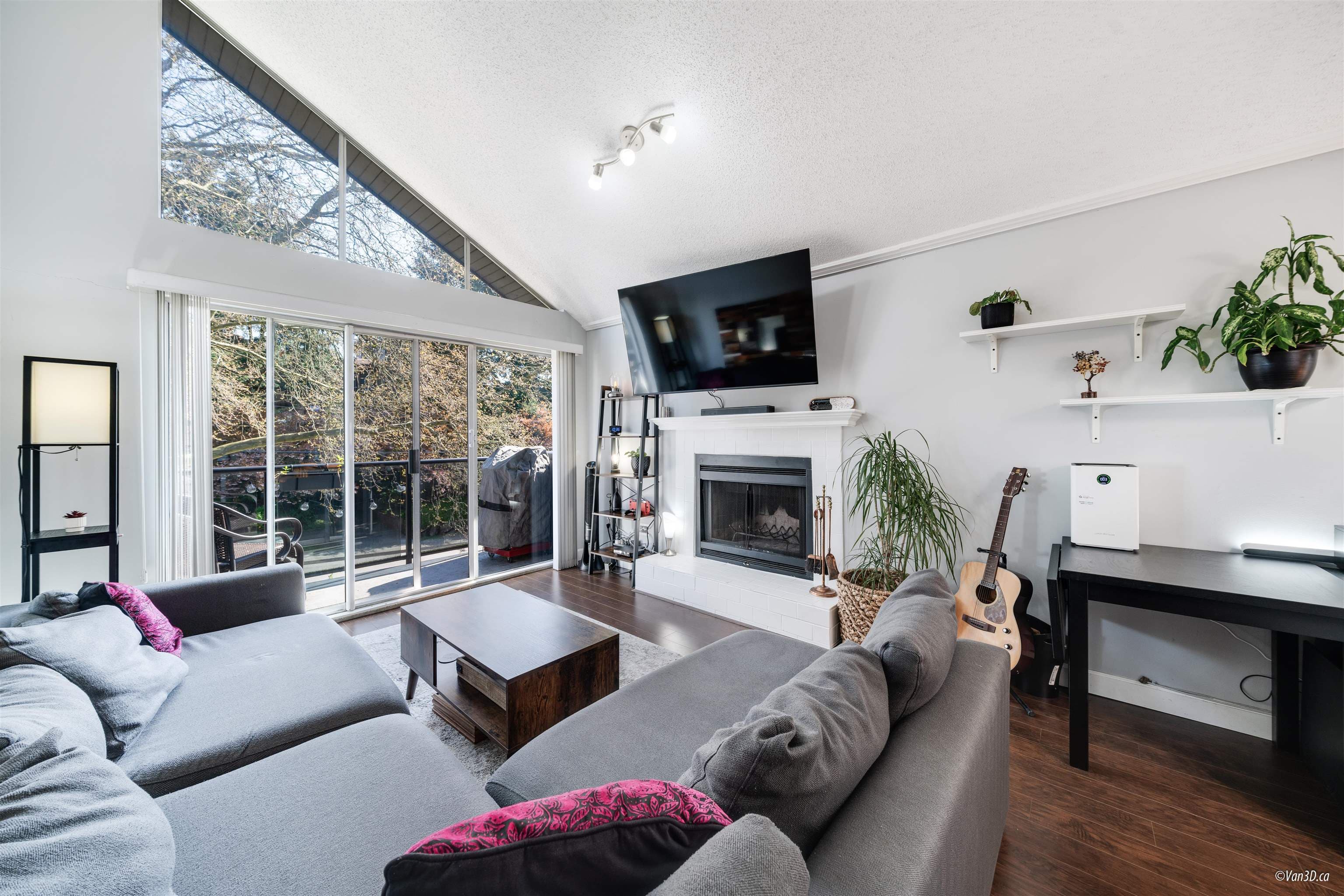 313 - 230 Mowat Street, New Westminster, V3M 4B2 — photo 2