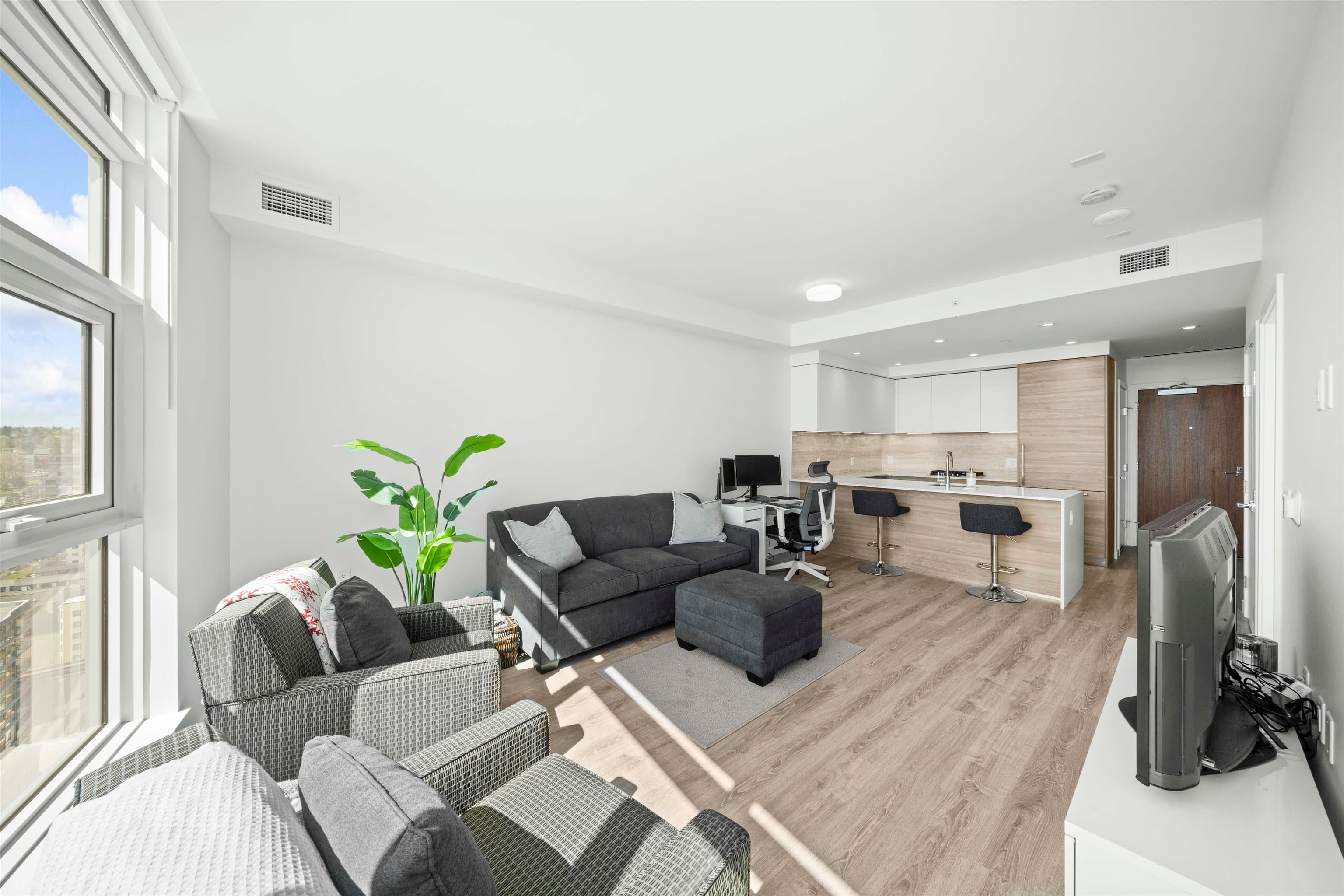2202 - 680 Quayside Drive, New Westminster, V3M 0P2 — photo 5