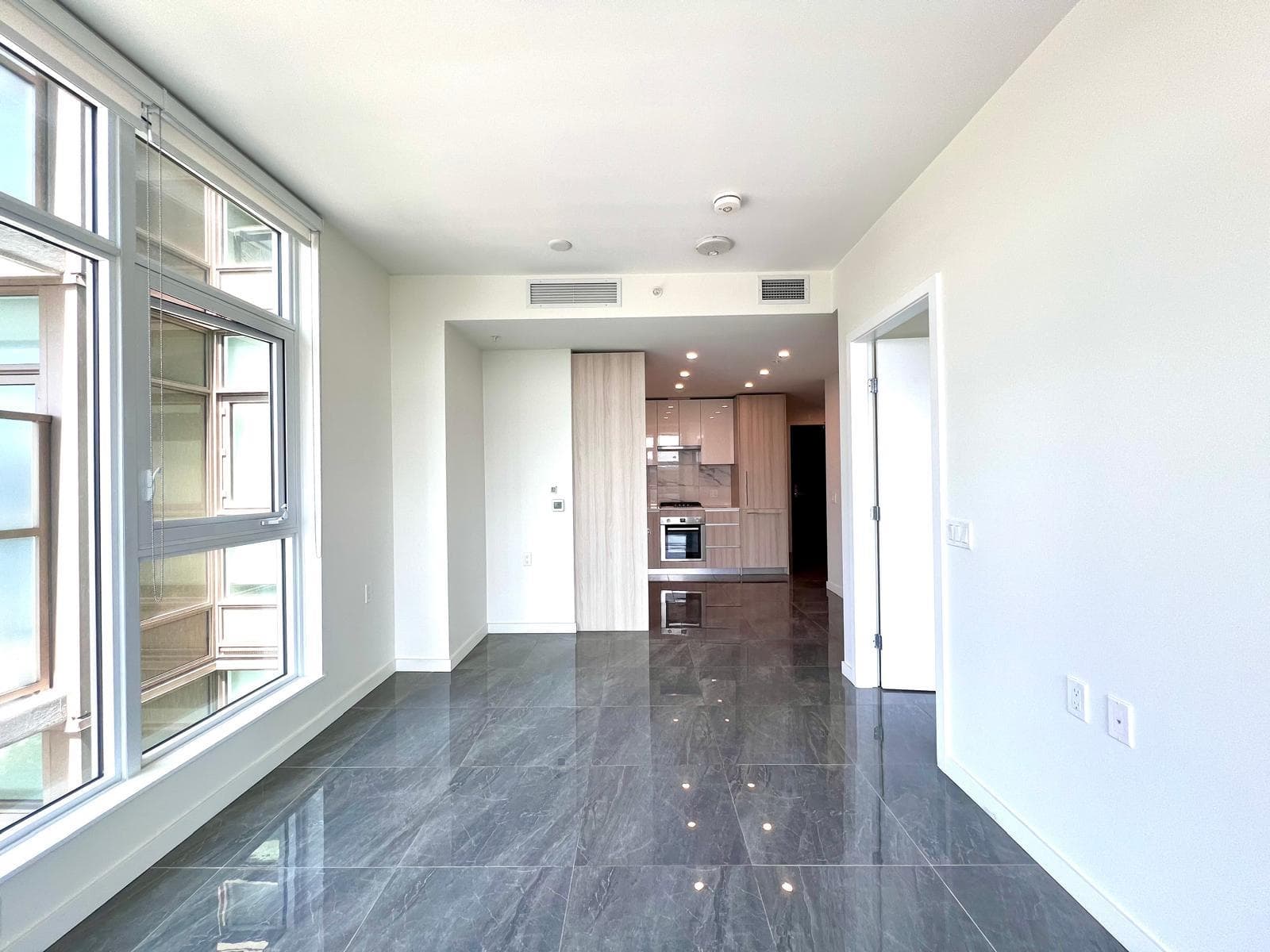 1108 - 5311 Goring Street, Burnaby, V5B 0B5 — photo 2