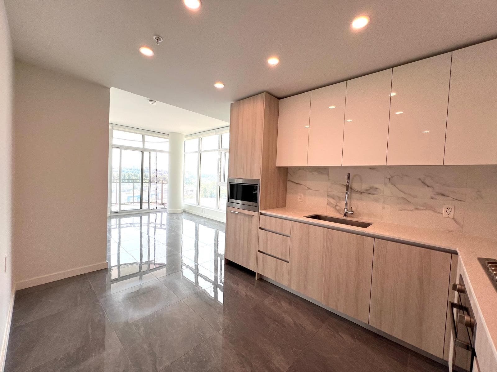 1108 - 5311 Goring Street, Burnaby, V5B 0B5 — photo 4