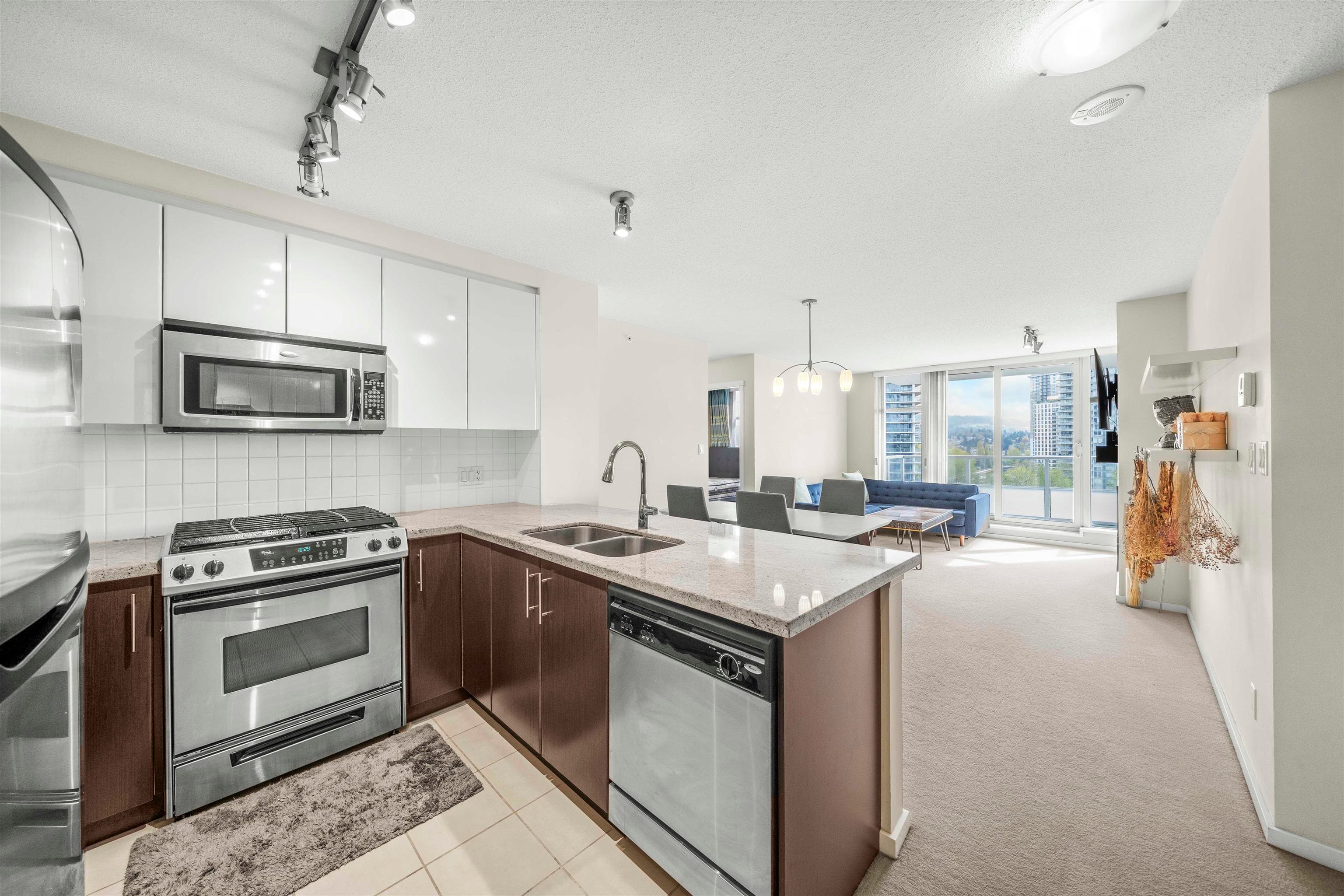 2003 - 2289 Yukon Crescent, Burnaby, V5C 0B2 — photo 3