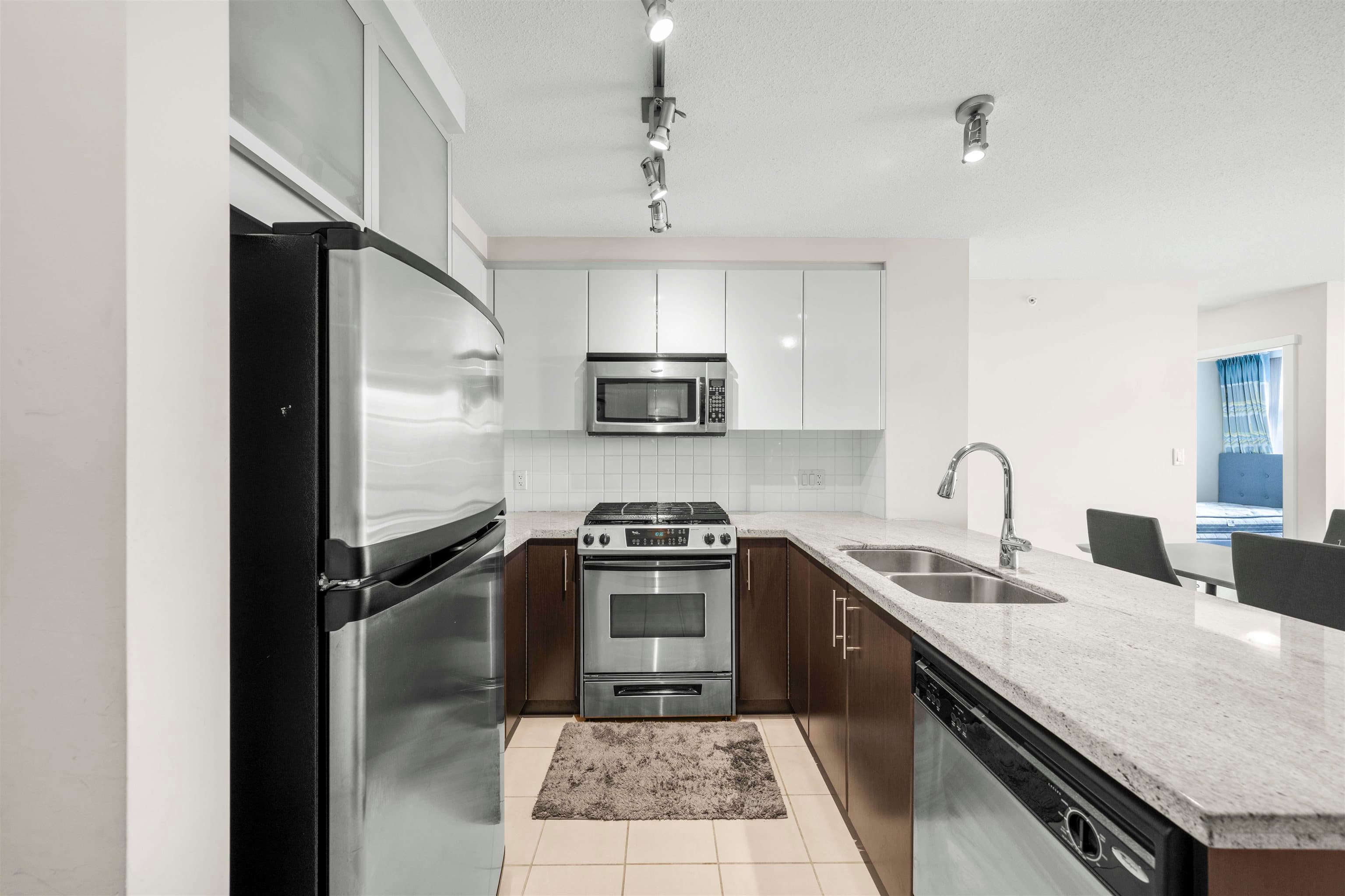 2003 - 2289 Yukon Crescent, Burnaby, V5C 0B2 — photo 4