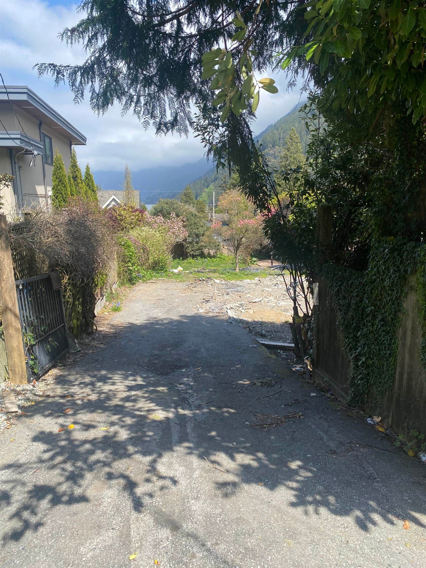 6431 Chatham Street, West Vancouver, V7W 2E4 — photo 2