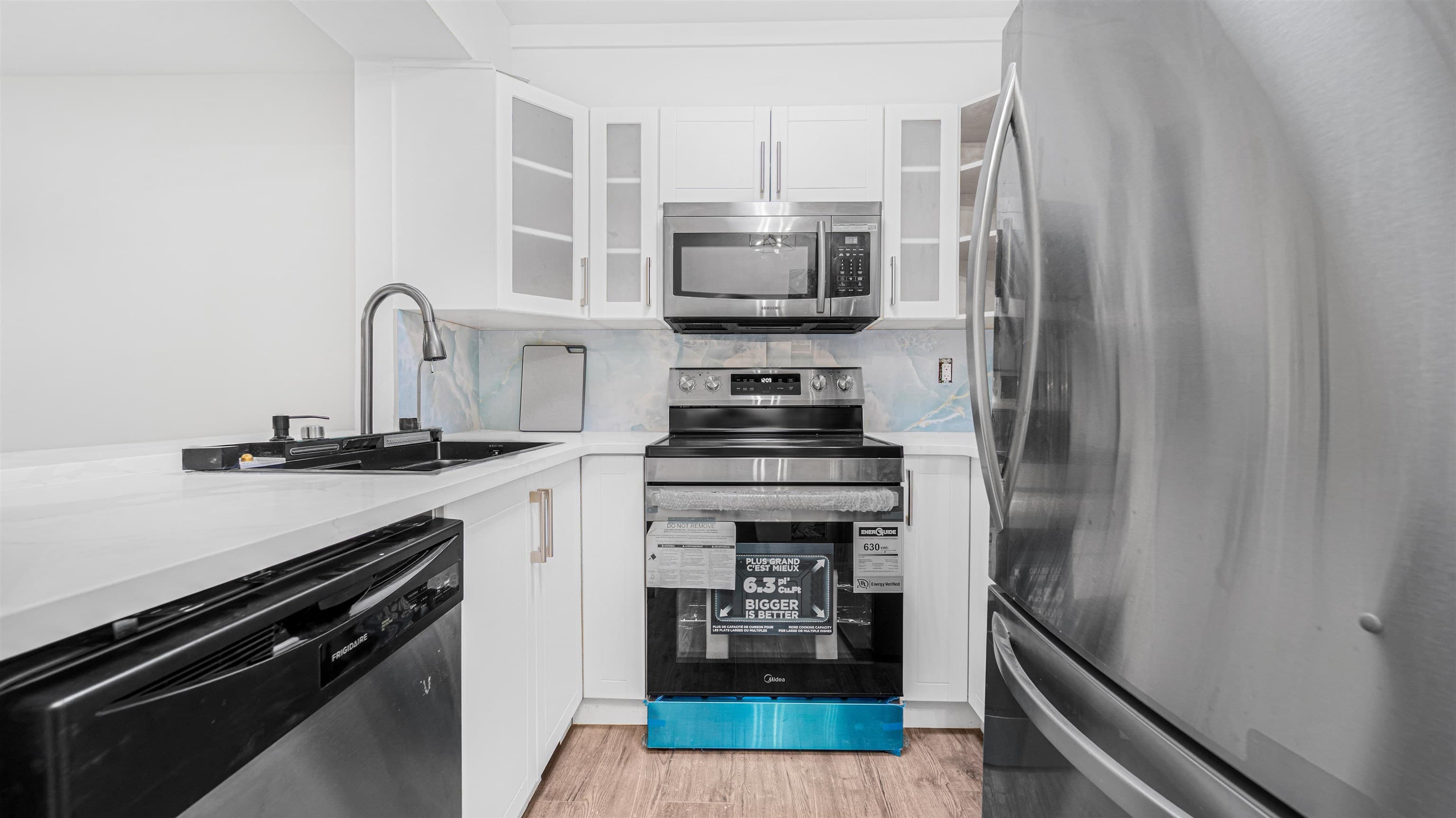 108 - 8110 120a Street, Surrey, V3W 3P3 — photo 3