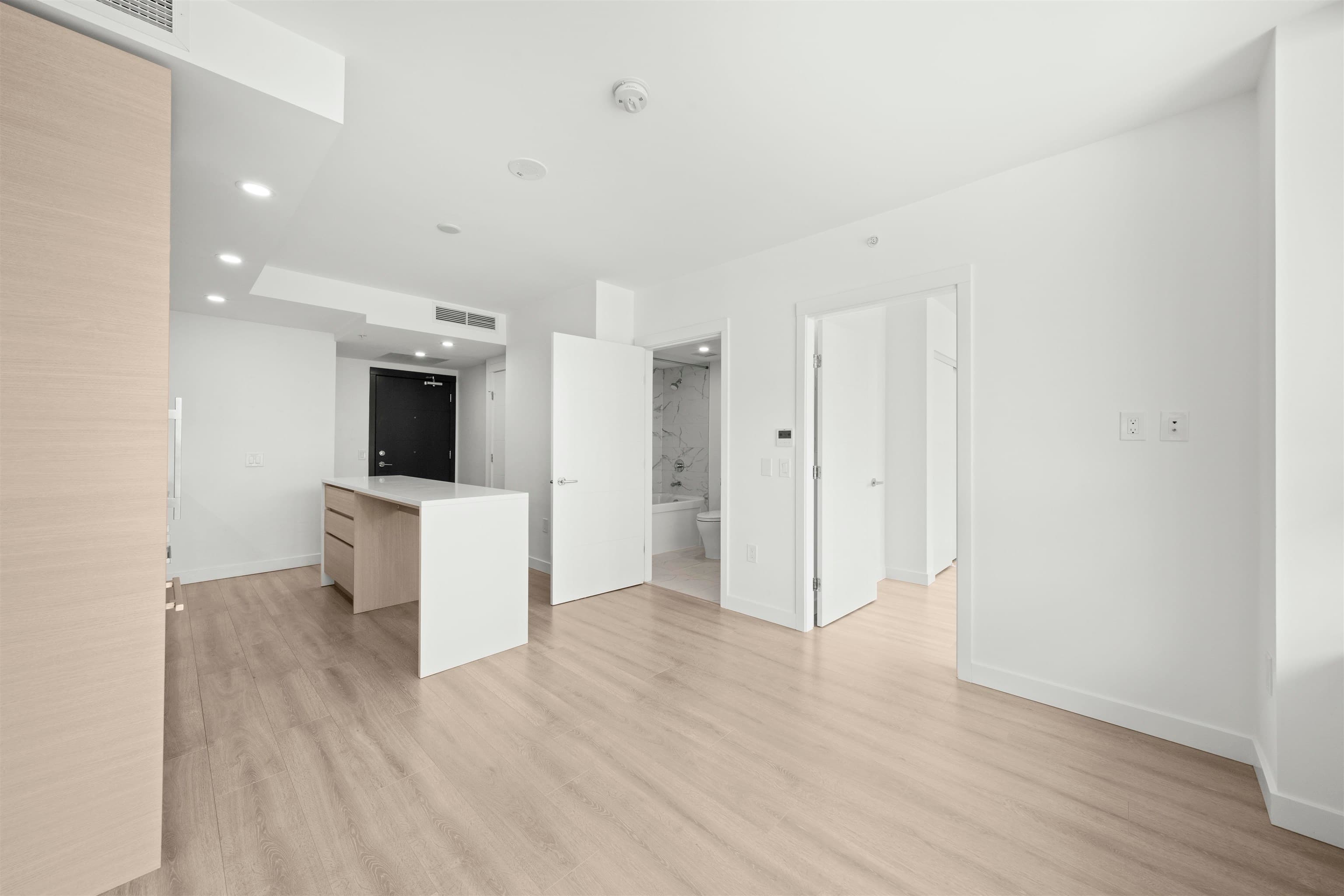 1003 - 823 Carnarvon Street, New Westminster, V3M 0N5 — photo 2