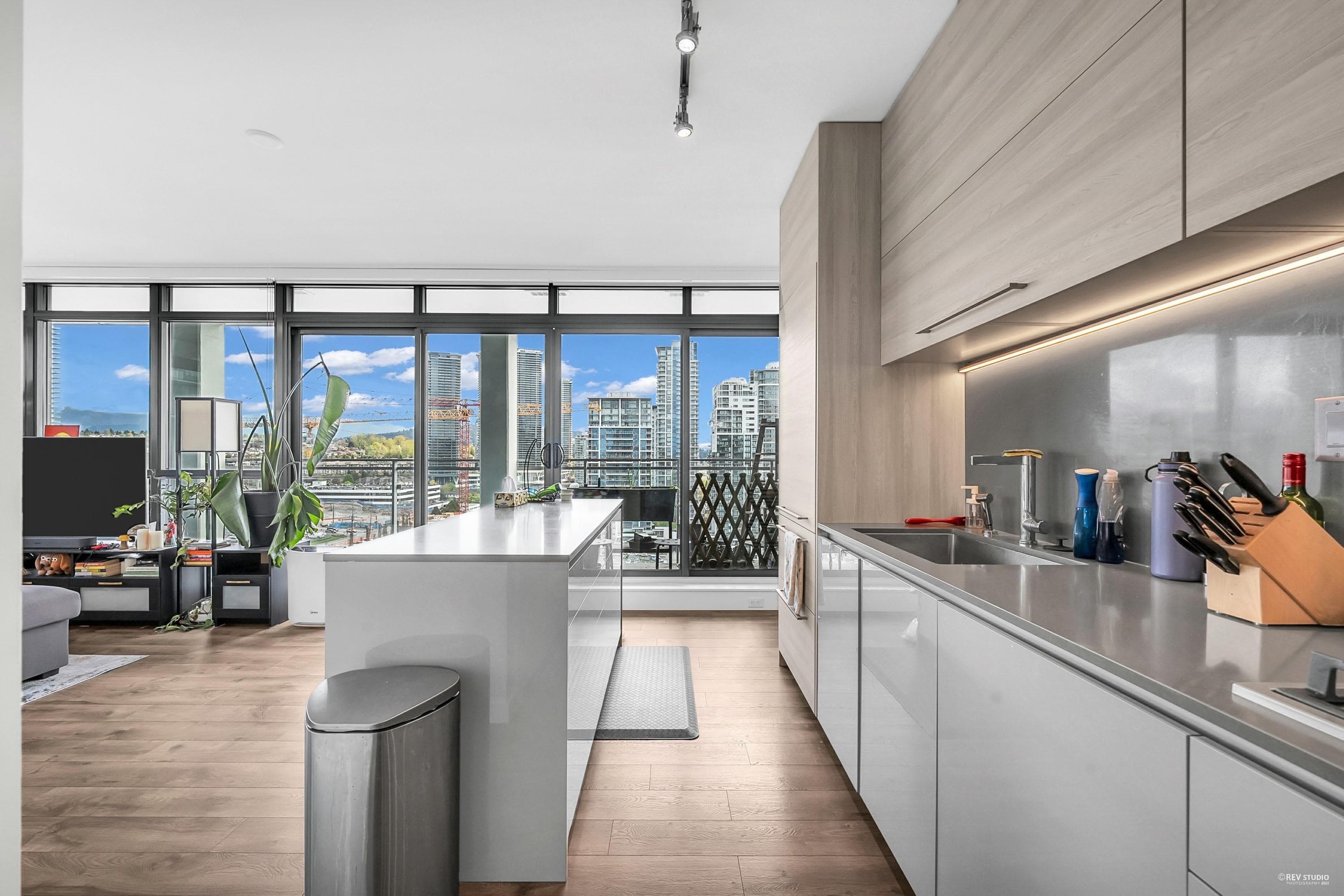 1503 - 4488 Juneau Street, Burnaby, V5C 0M4 — photo 4