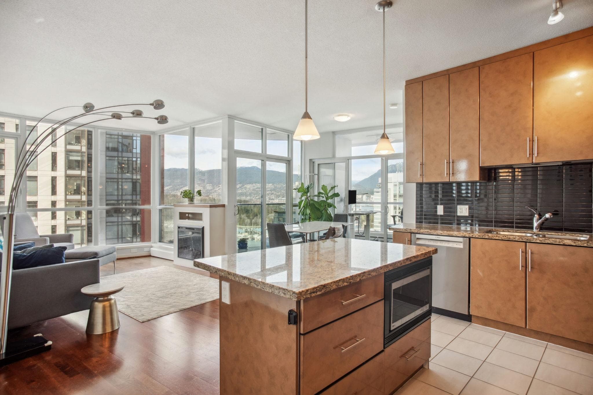 2901 - 1189 Melville Street, Vancouver, V6E 4T8 — photo 1