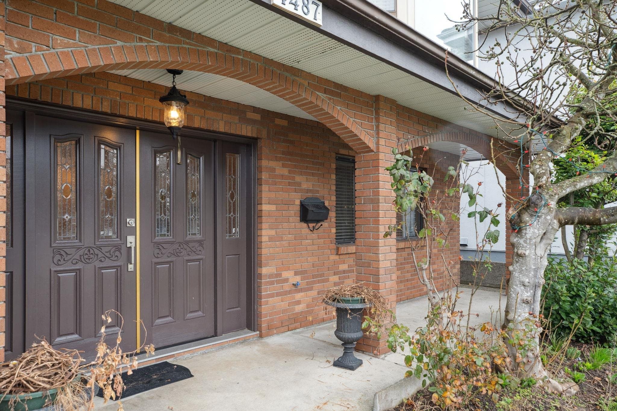 4487 Napier Street, Burnaby, V5C 3H2 — photo 2