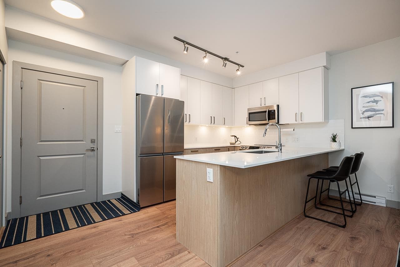 210 - 6968 Royal Oak Avenue, Burnaby, V5J 4J2 — photo 3