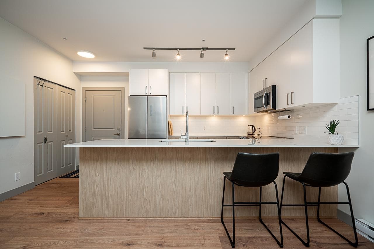 210 - 6968 Royal Oak Avenue, Burnaby, V5J 4J2 — photo 5