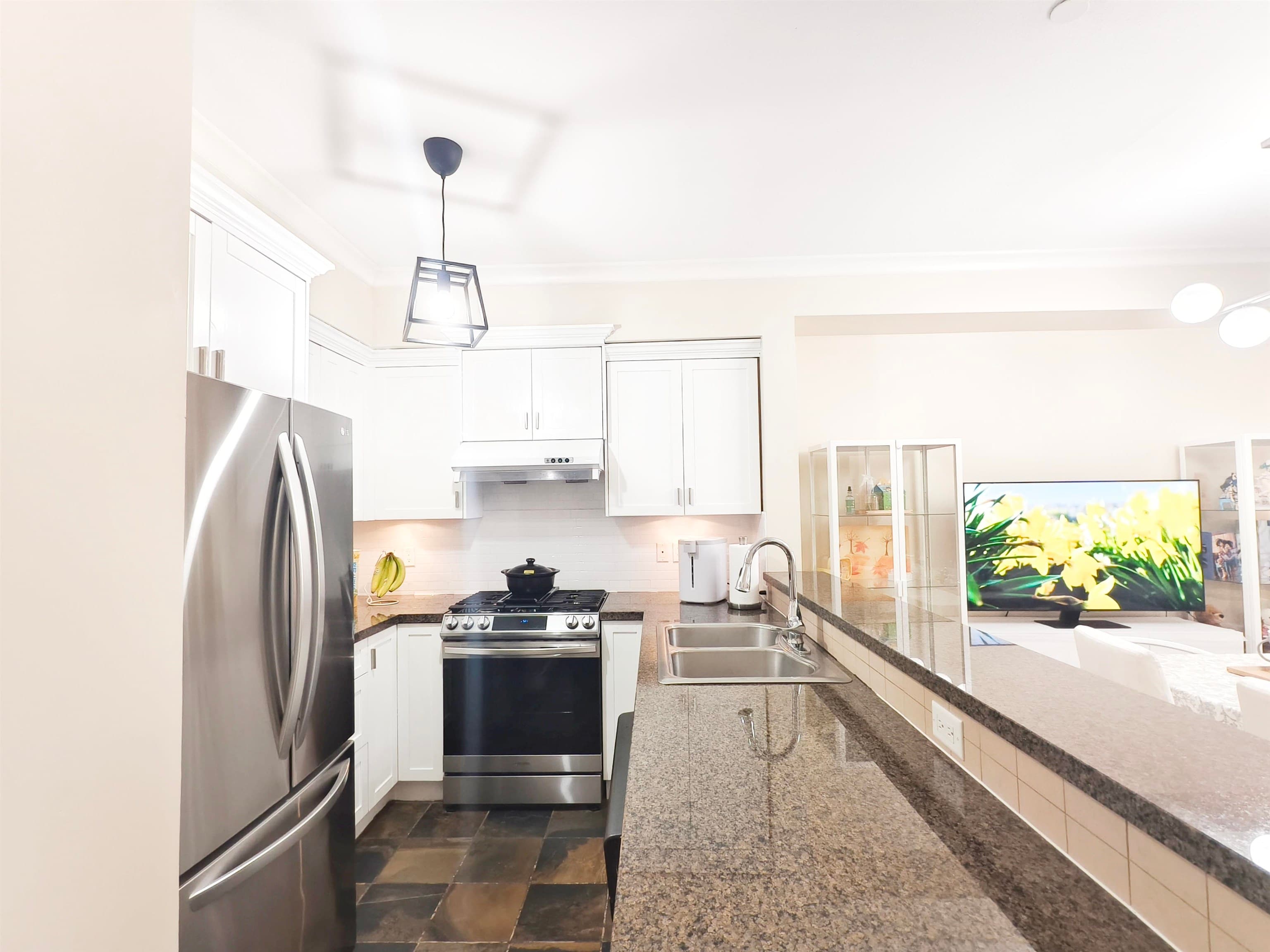 58 - 7388 Macpherson Avenue, Burnaby, V5J 0A1 — photo 4