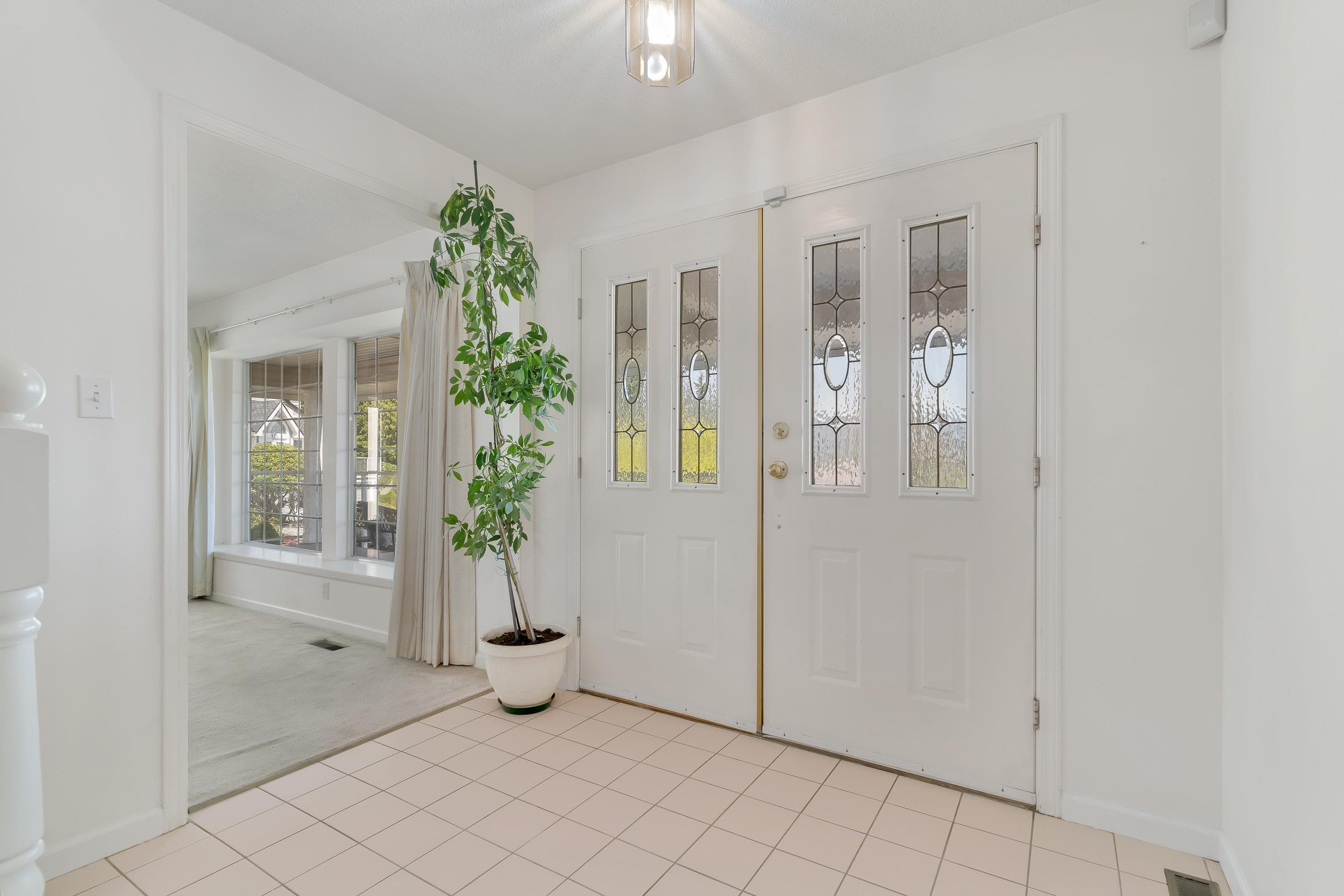 575 Clearwater Way, Coquitlam, V3C 5W5 — photo 2