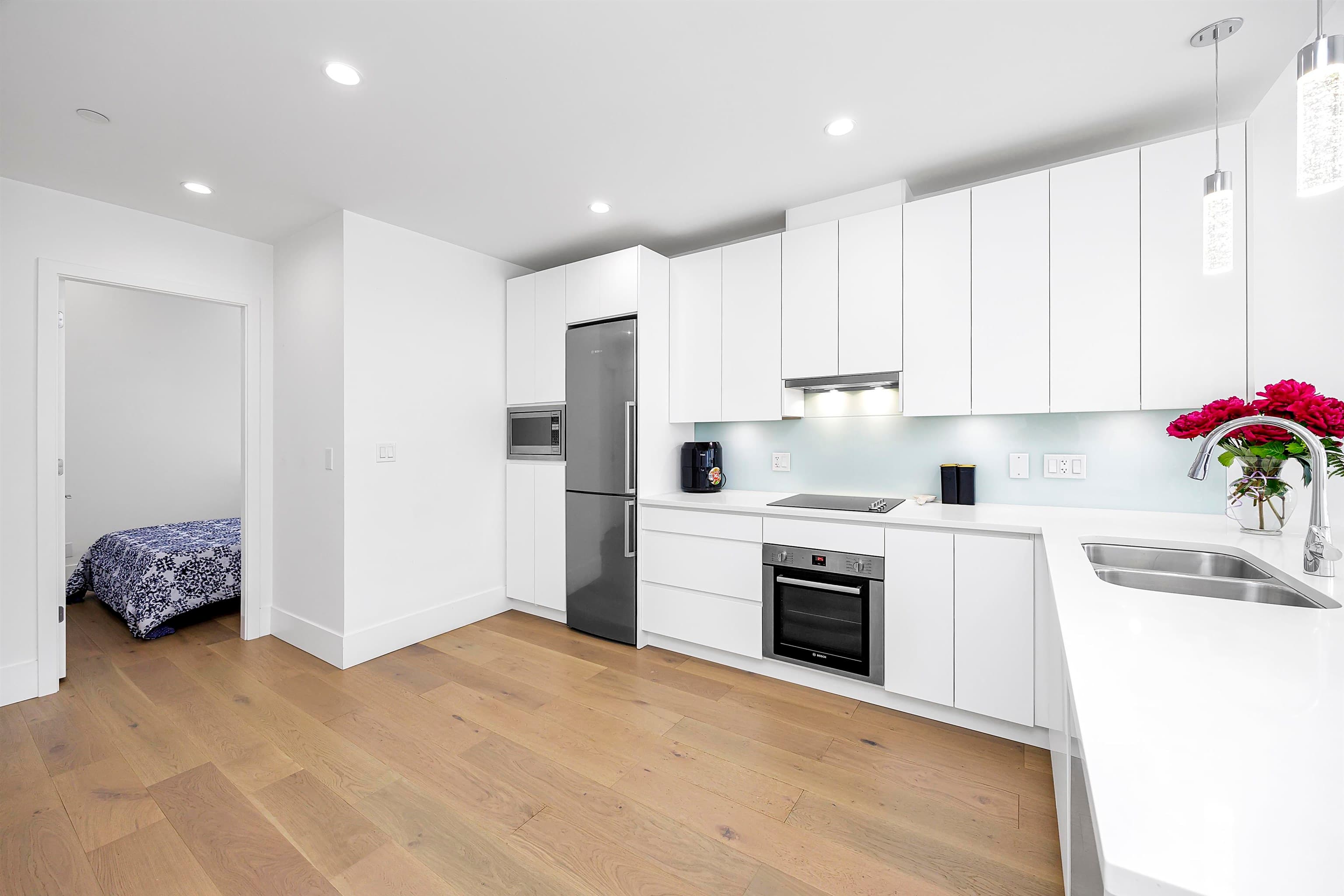105 - 1591 Bowser Avenue, North Vancouver, V7P 2Y4 — photo 4