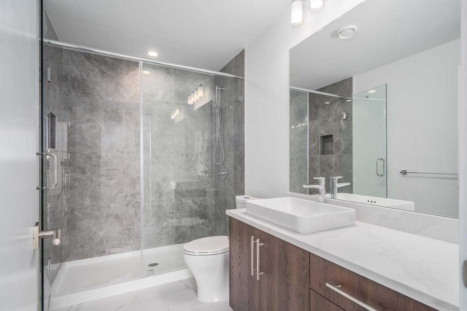 304 - 11703 Fraser Street, Maple Ridge, V2X 2L8 — photo 3