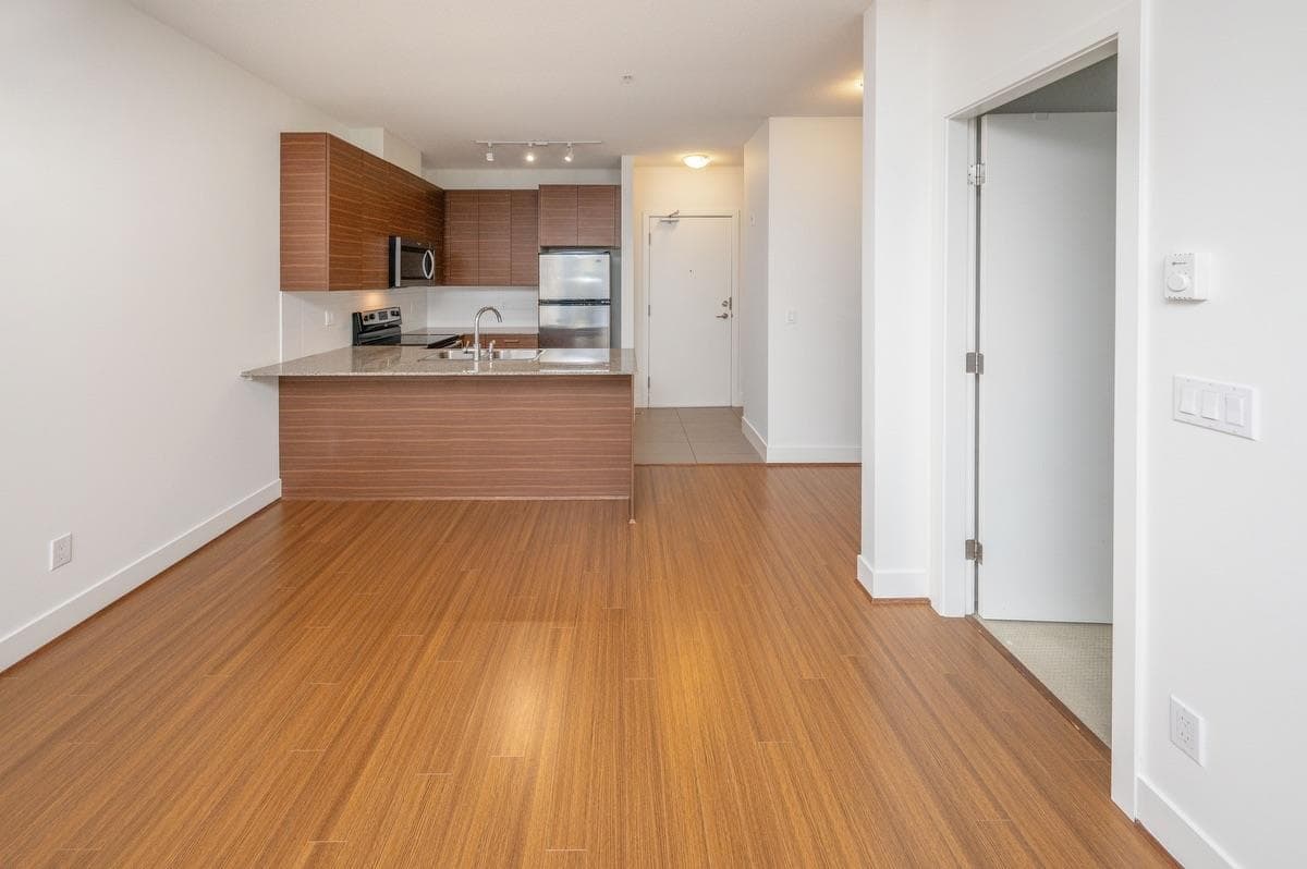 126 - 5788 Sidley Street, Burnaby, V5J 0E4 — photo 4