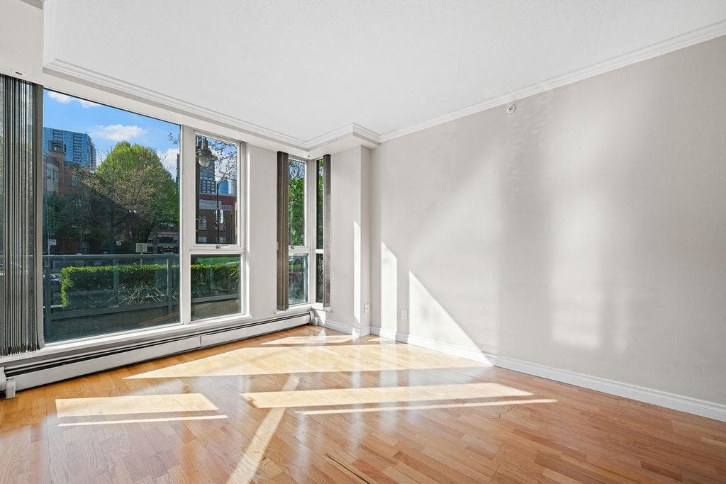 1068 Cambie Street, Vancouver, V6B 6J5 — photo 4
