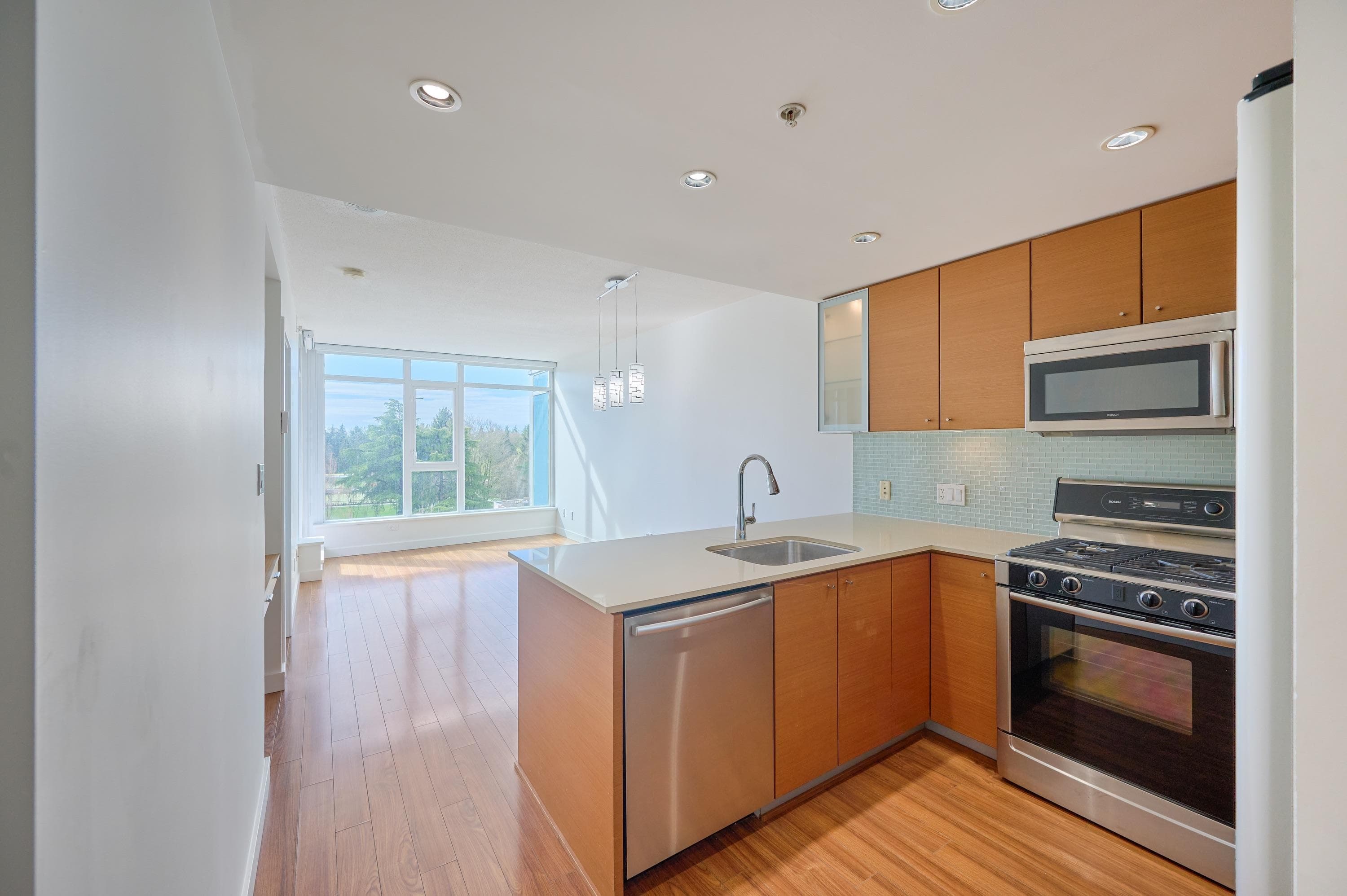 705 - 7373 Westminster Highway, Richmond, V6X 0B5 — photo 4