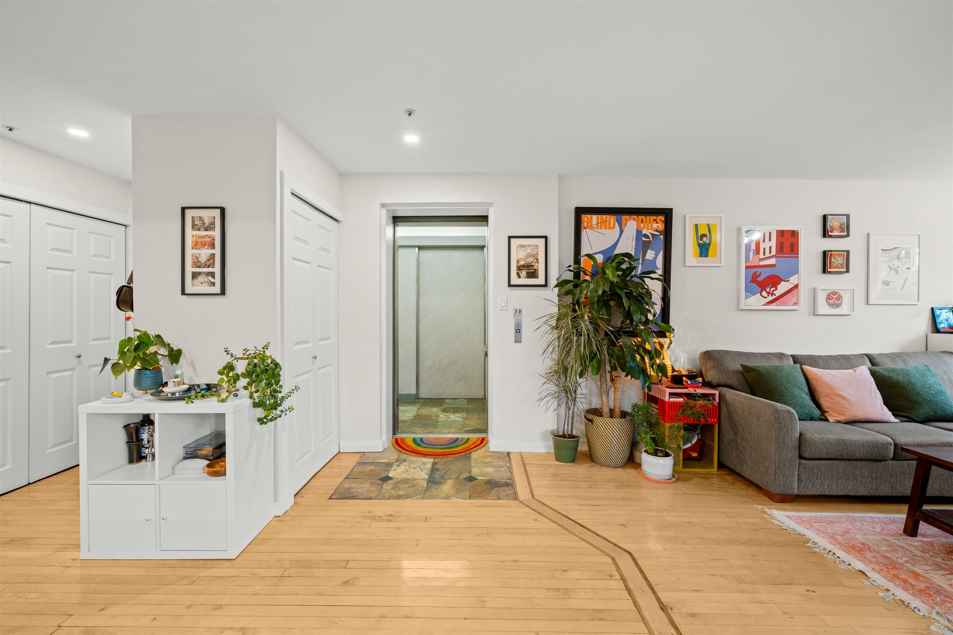 201 - 1868 W 8th Avenue, Vancouver, V6J 5G3 — photo 4