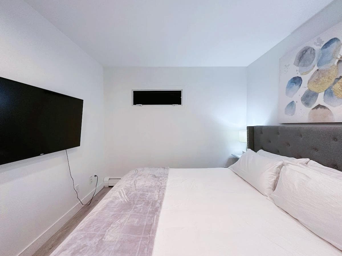 309 - 555 Abbott Street, Vancouver, V6B 6B8 — photo 2