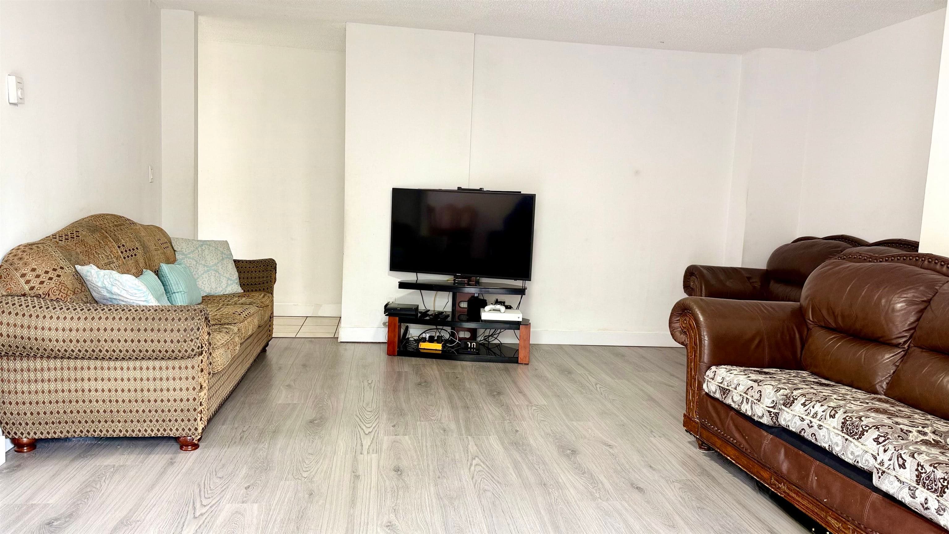 101 - 7131 133a Street, Surrey, V3W 8A1 — photo 3